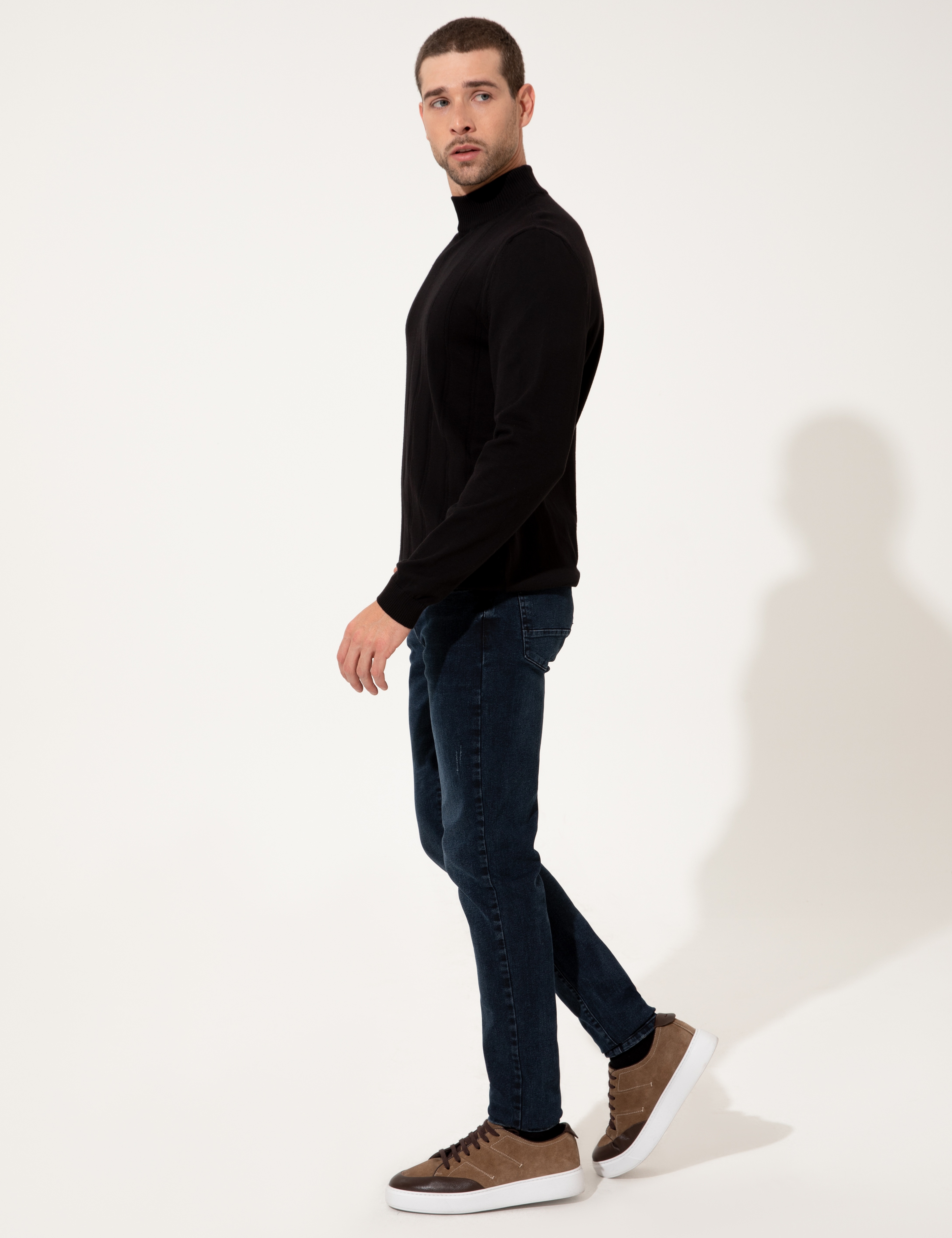 Siyah Slim Fit Yarım Balıkçı Yaka Triko Kazak