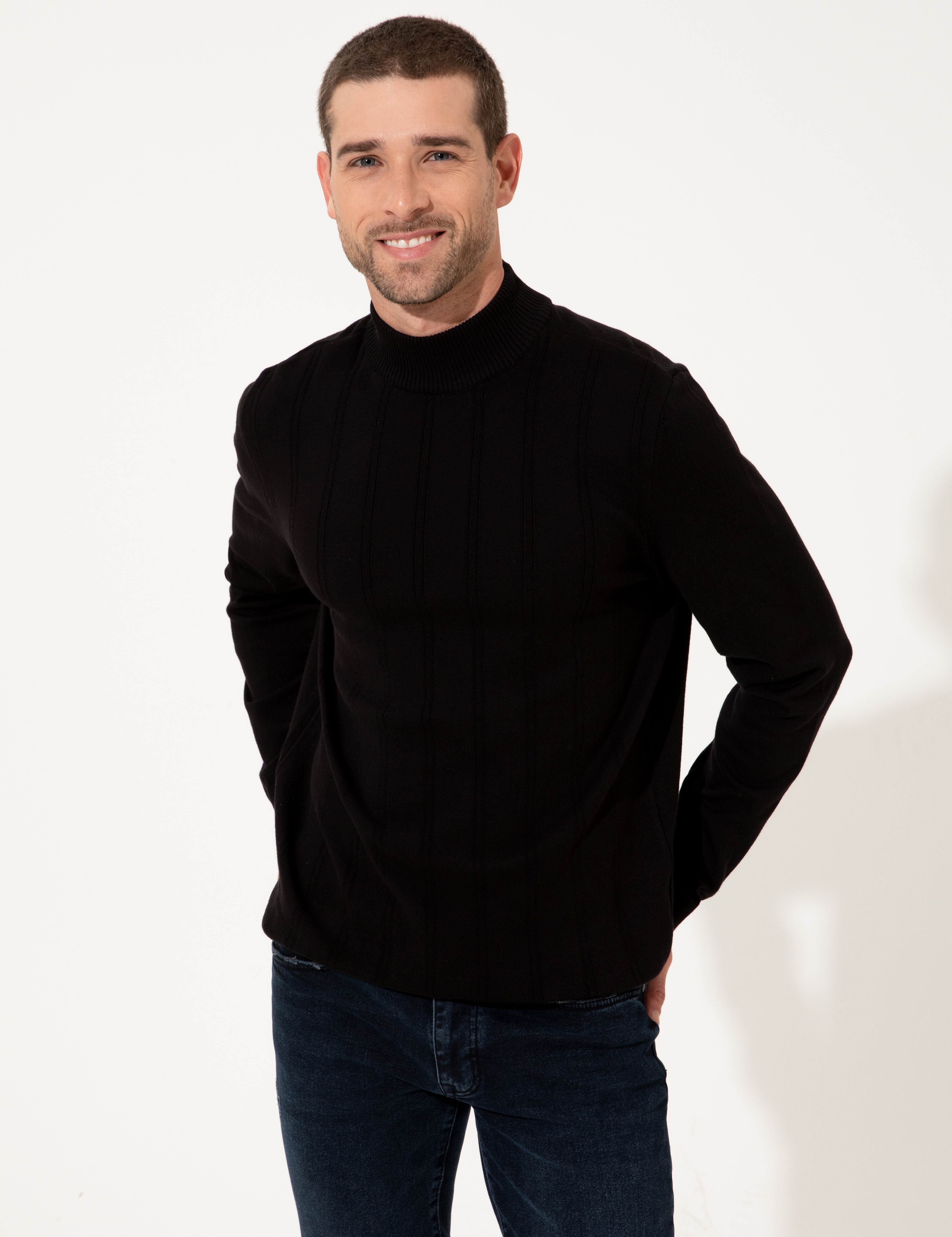 Siyah Slim Fit Yarım Balıkçı Yaka Triko Kazak - Image 3