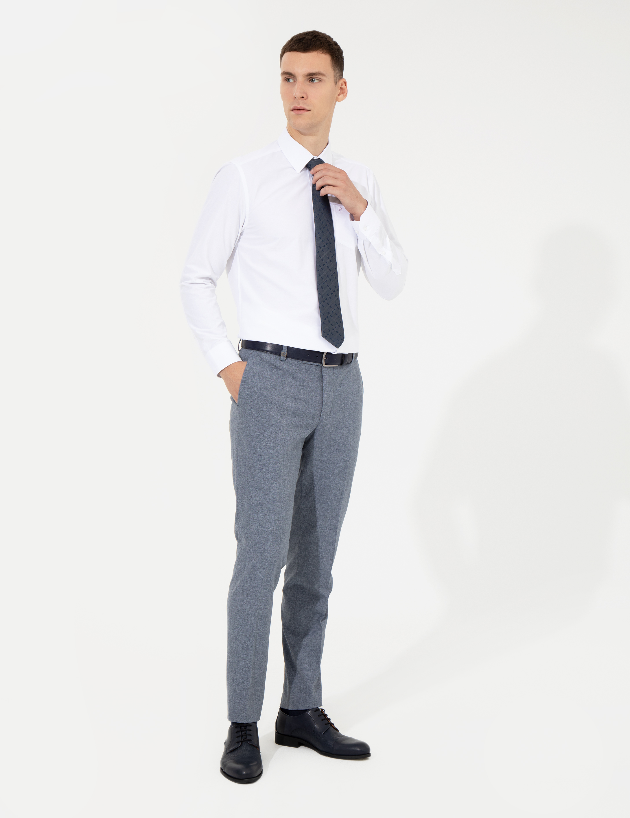 Beyaz Regular Fit Uzun Kollu Klasik Gömlek - Image 4