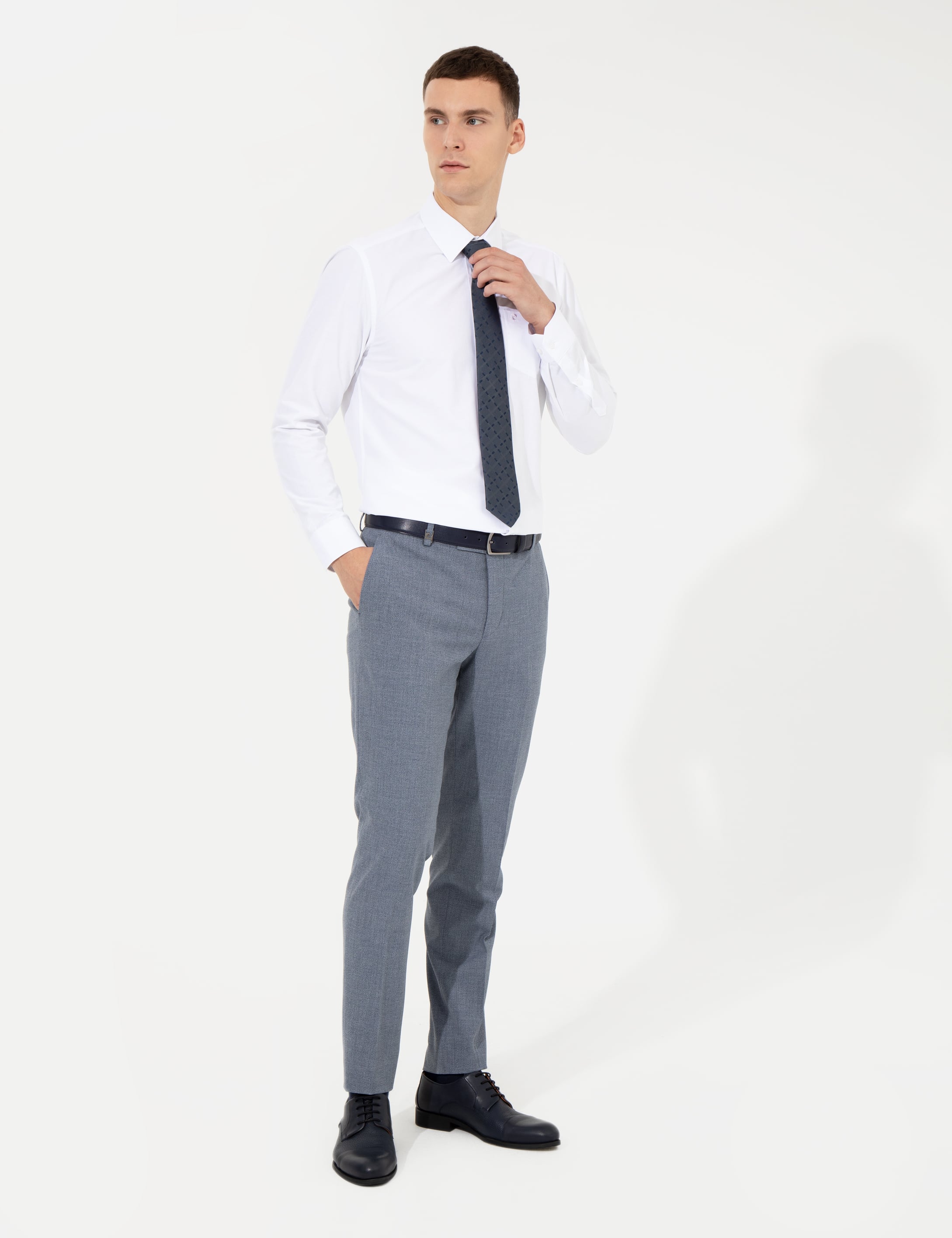 Beyaz Regular Fit Uzun Kollu Klasik Gömlek