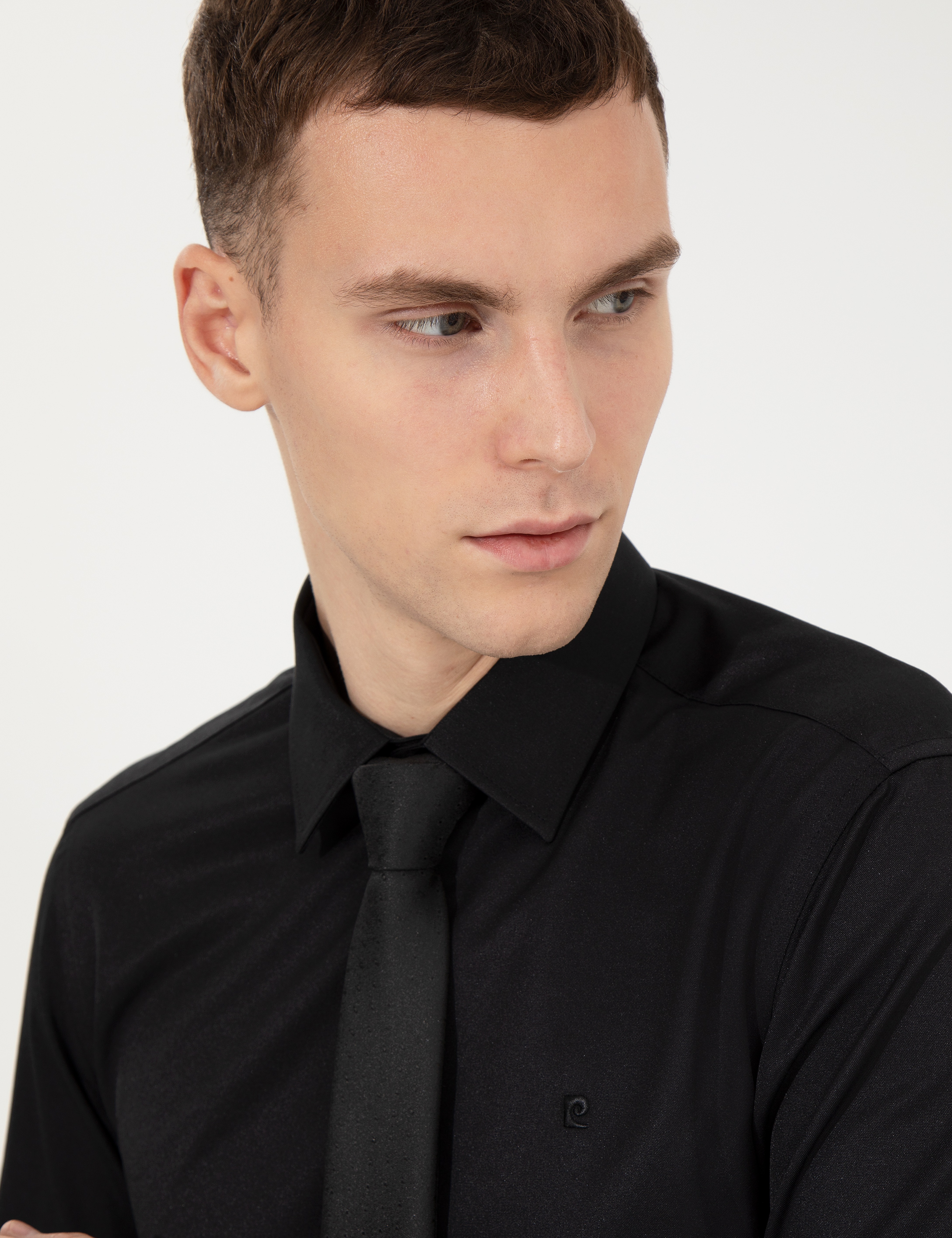 Siyah Slim Fit Uzun Kollu Klasik Gömlek - Image 2