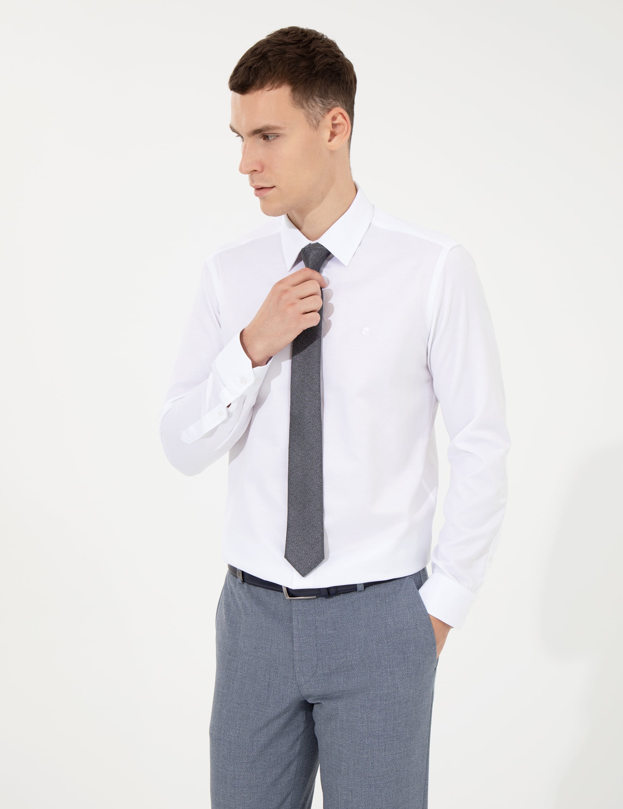 Beyaz Slim Fit Uzun Kollu Klasik Gömlek