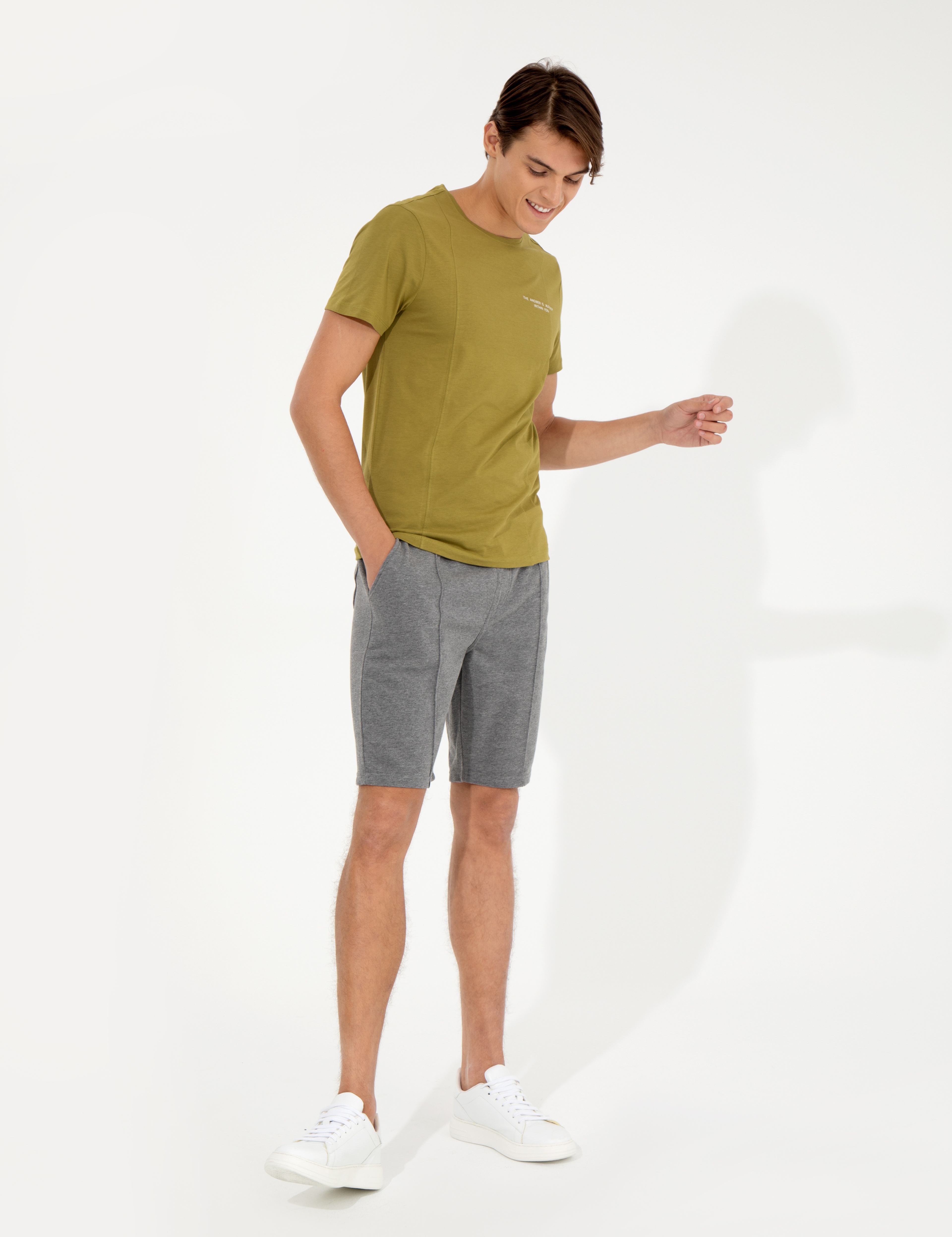 Gri Melanj Standart Fit Örme Şort - Image 1