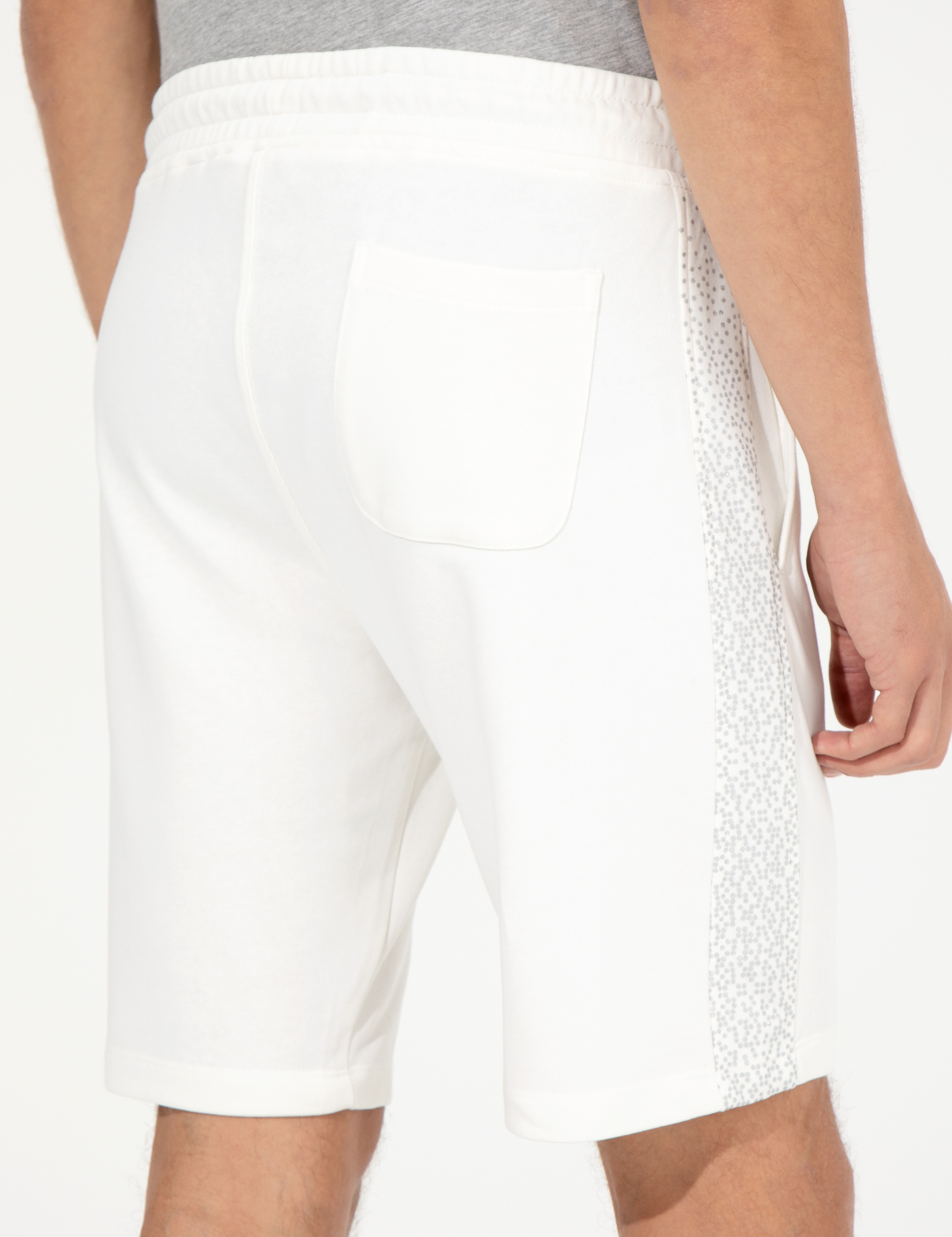 Ekru Slim Fit Örme Şort - Image 7