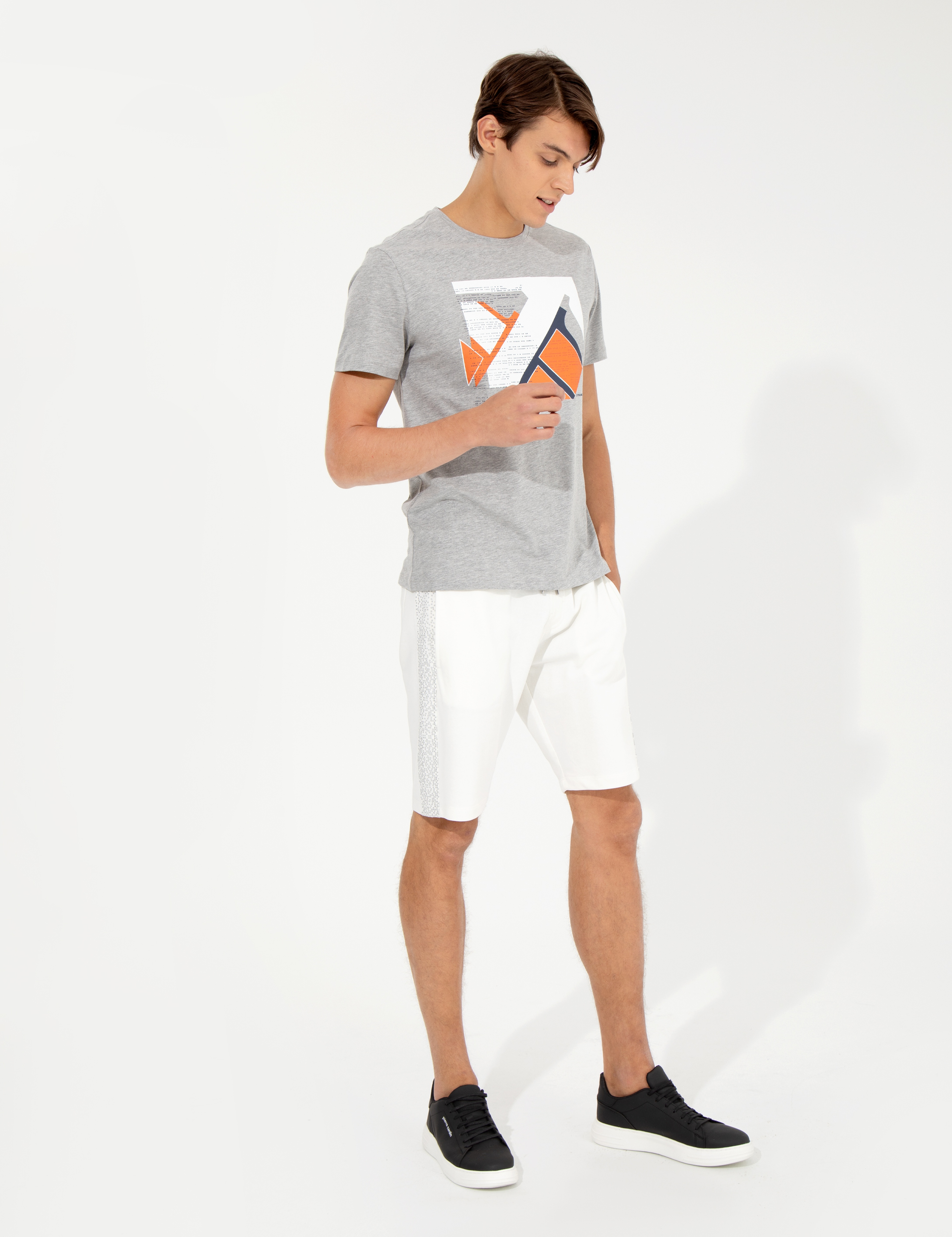 Ekru Slim Fit Örme Şort - Image 3