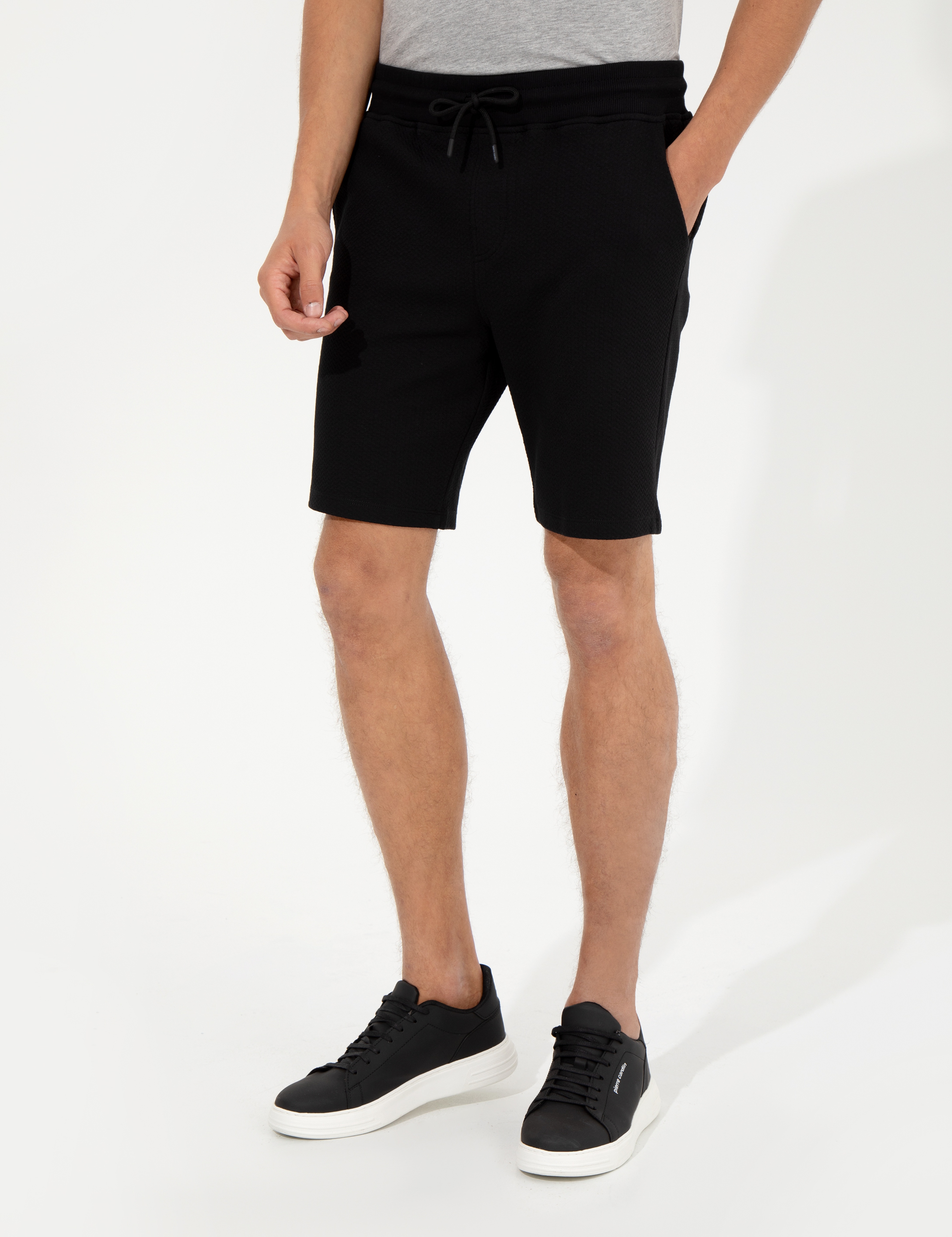 Siyah Regular Fit Örme Şort - Image 2