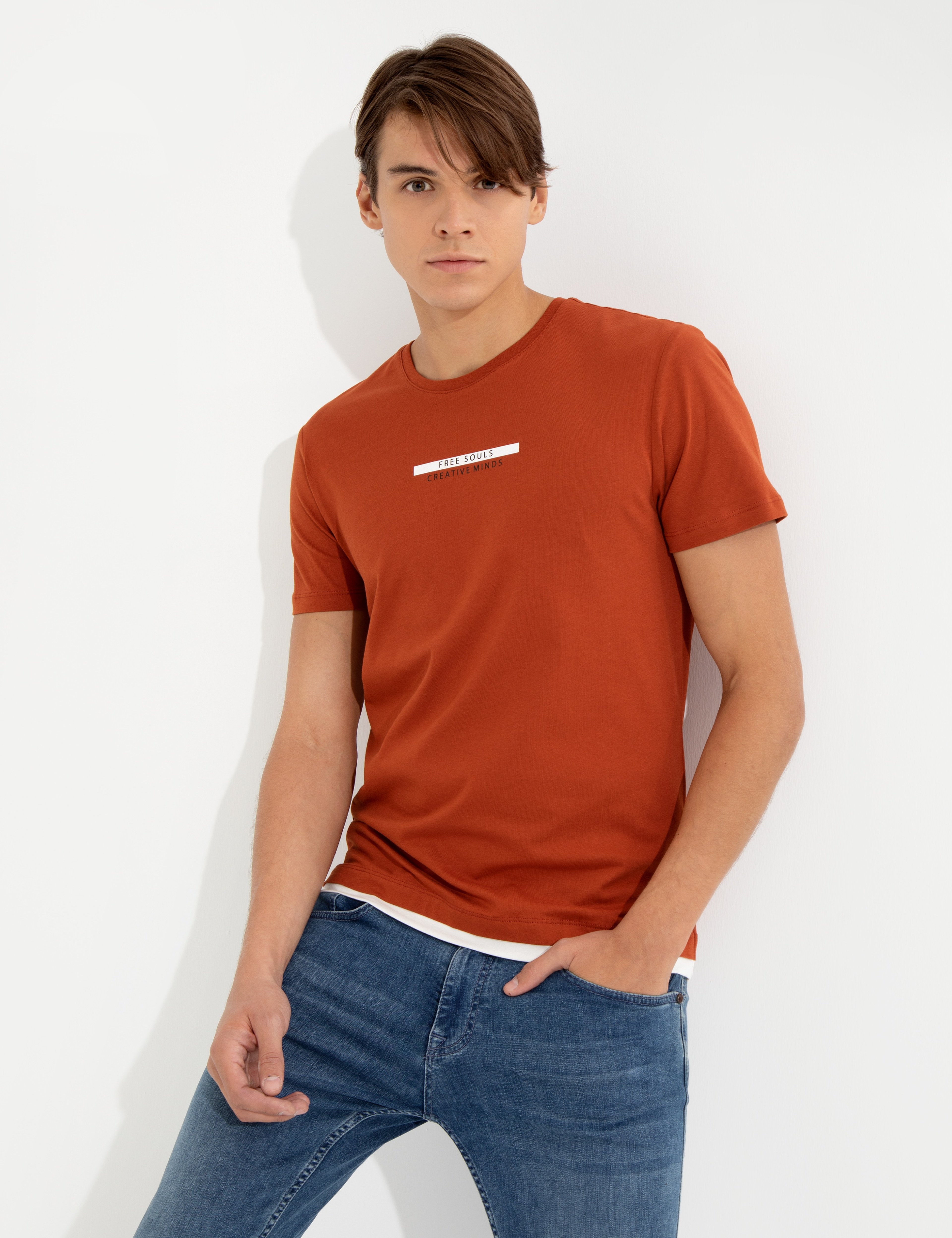 Kahverengi Slim Fit Bisiklet Yaka Tişört