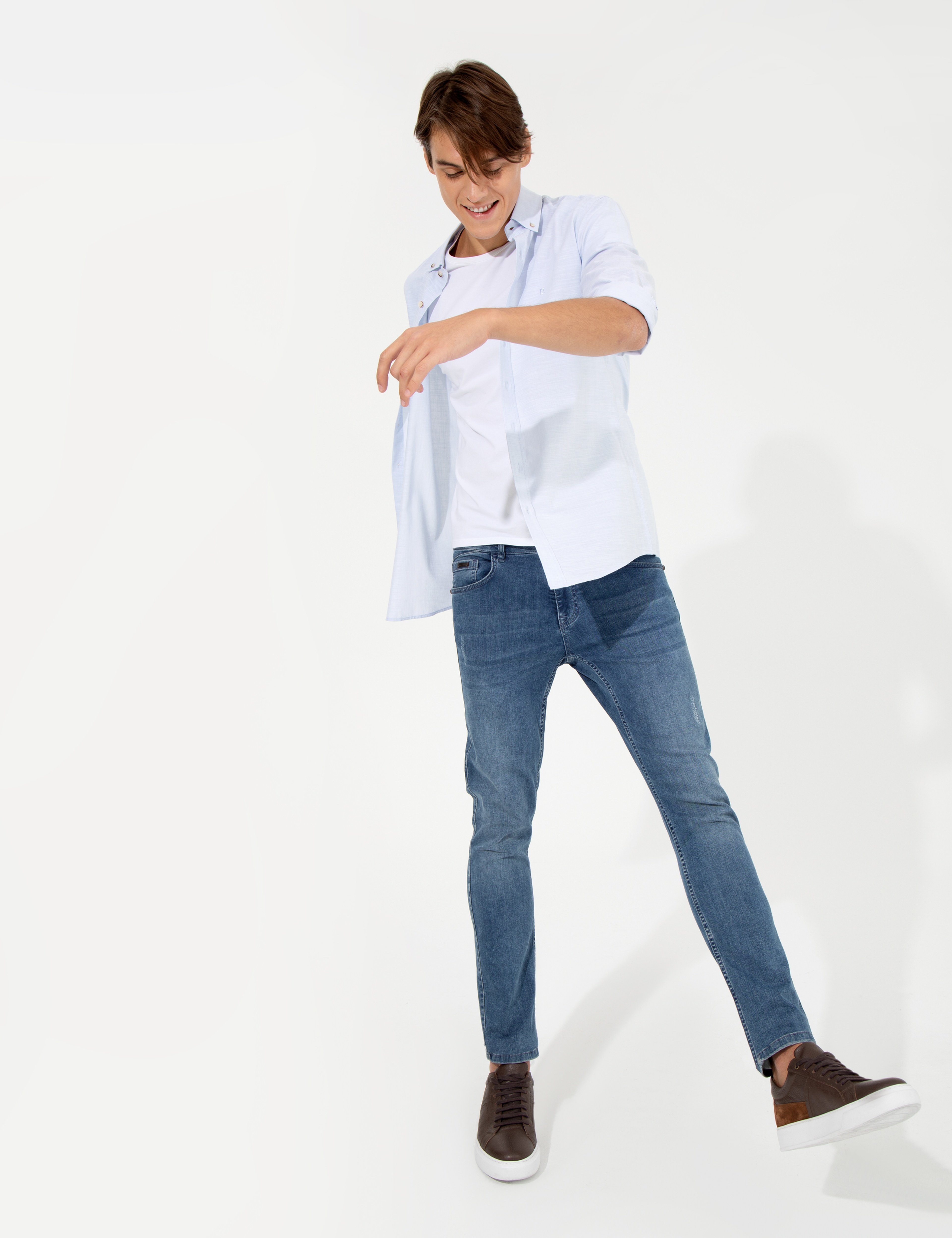 Açık Mavi Slim Fit Keten Görünümlü Gömlek