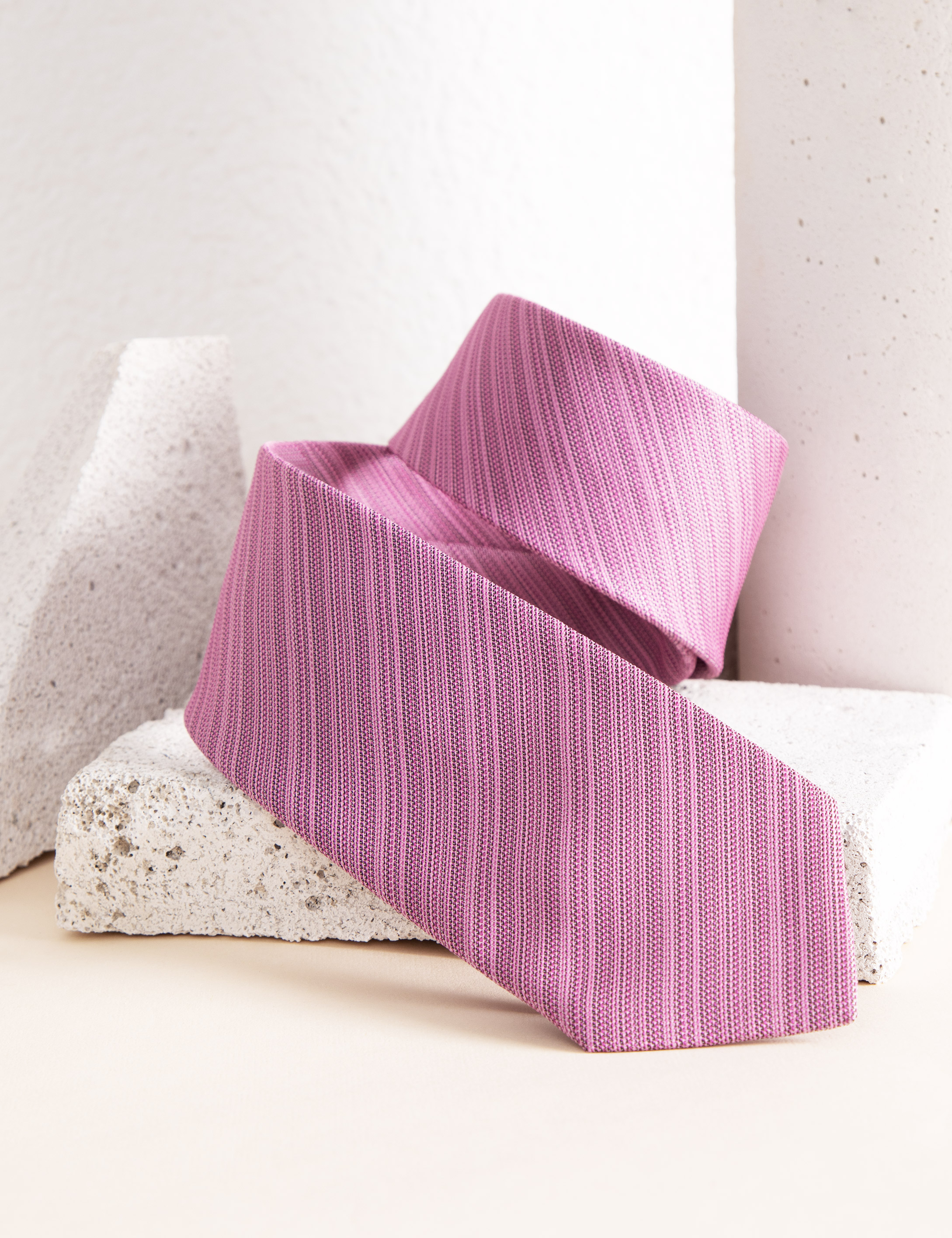 Pembe Kravat