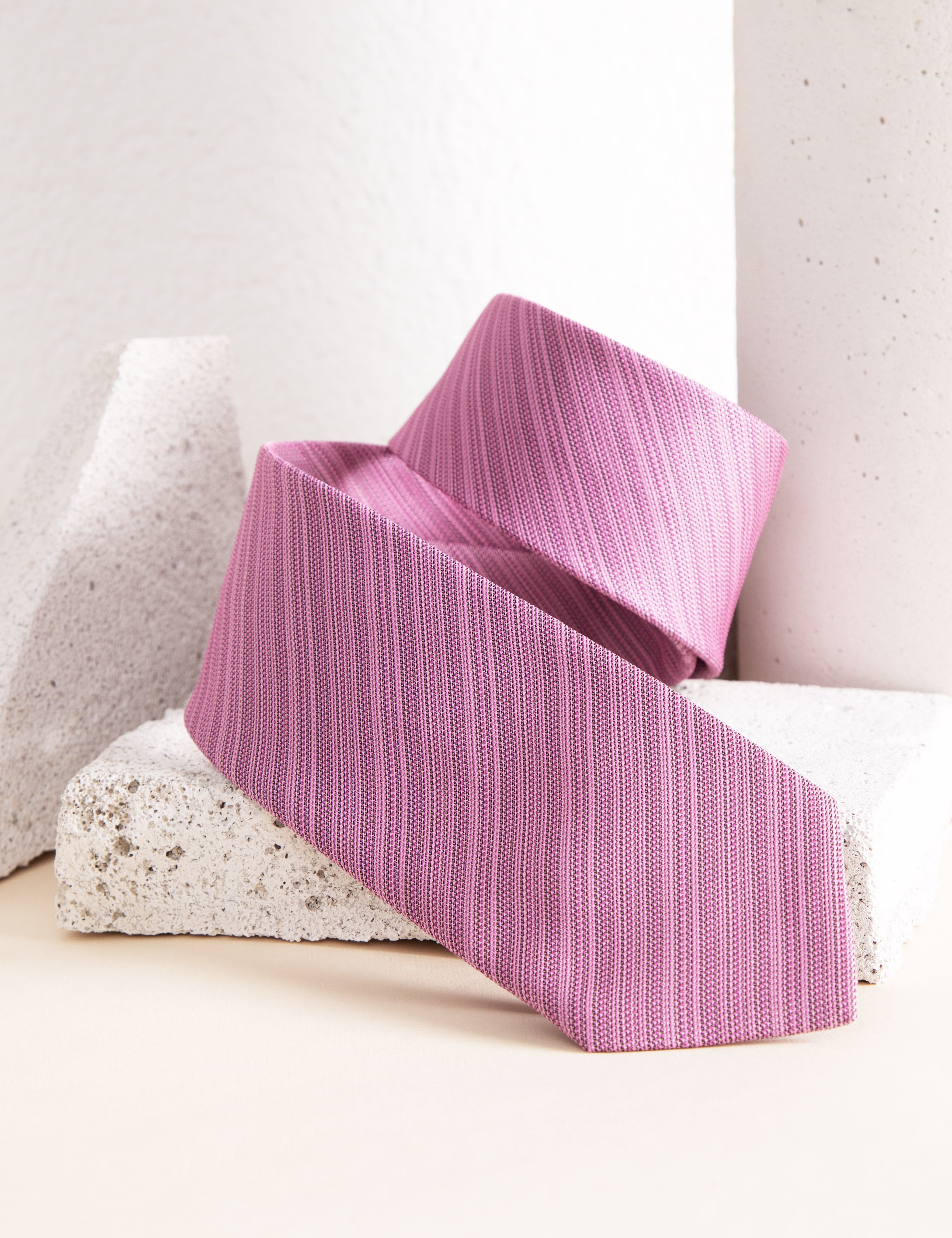 Pembe Kravat
