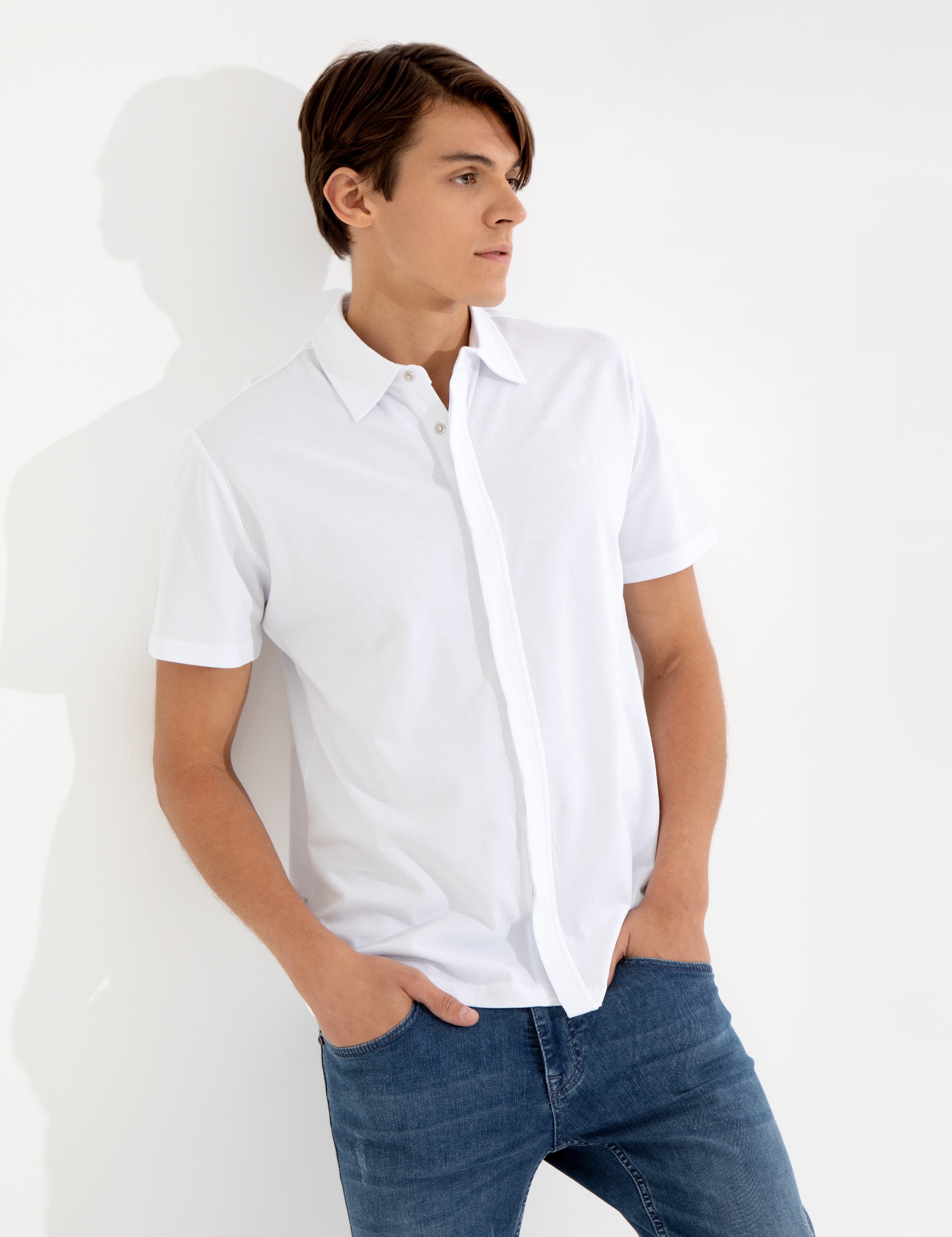 Beyaz Slim Fit Gömlek Yaka Tişört - Image 1