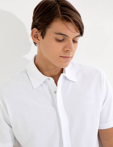 Beyaz Slim Fit Gömlek Yaka Tişört