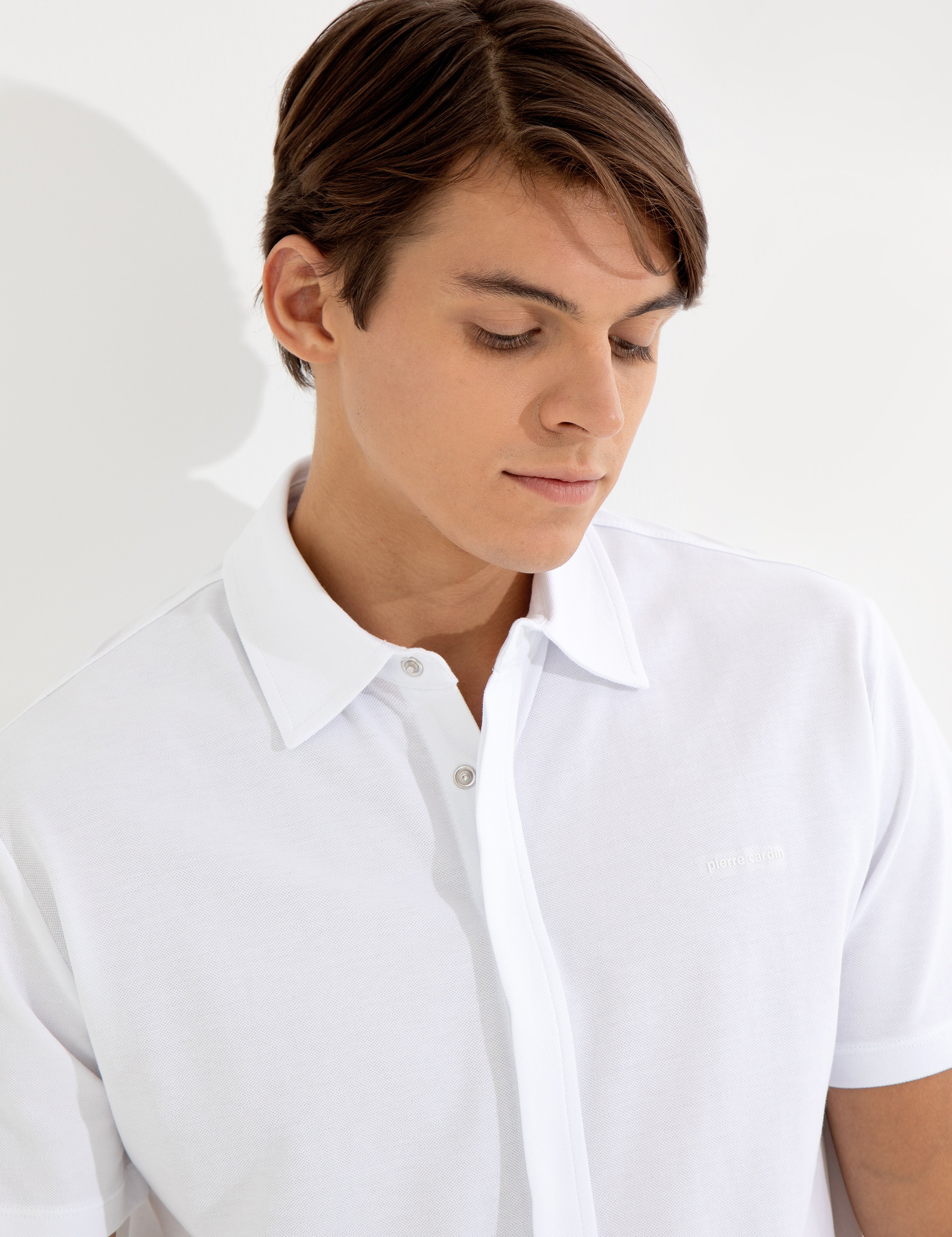 Beyaz Slim Fit Gömlek Yaka Tişört - Image 2