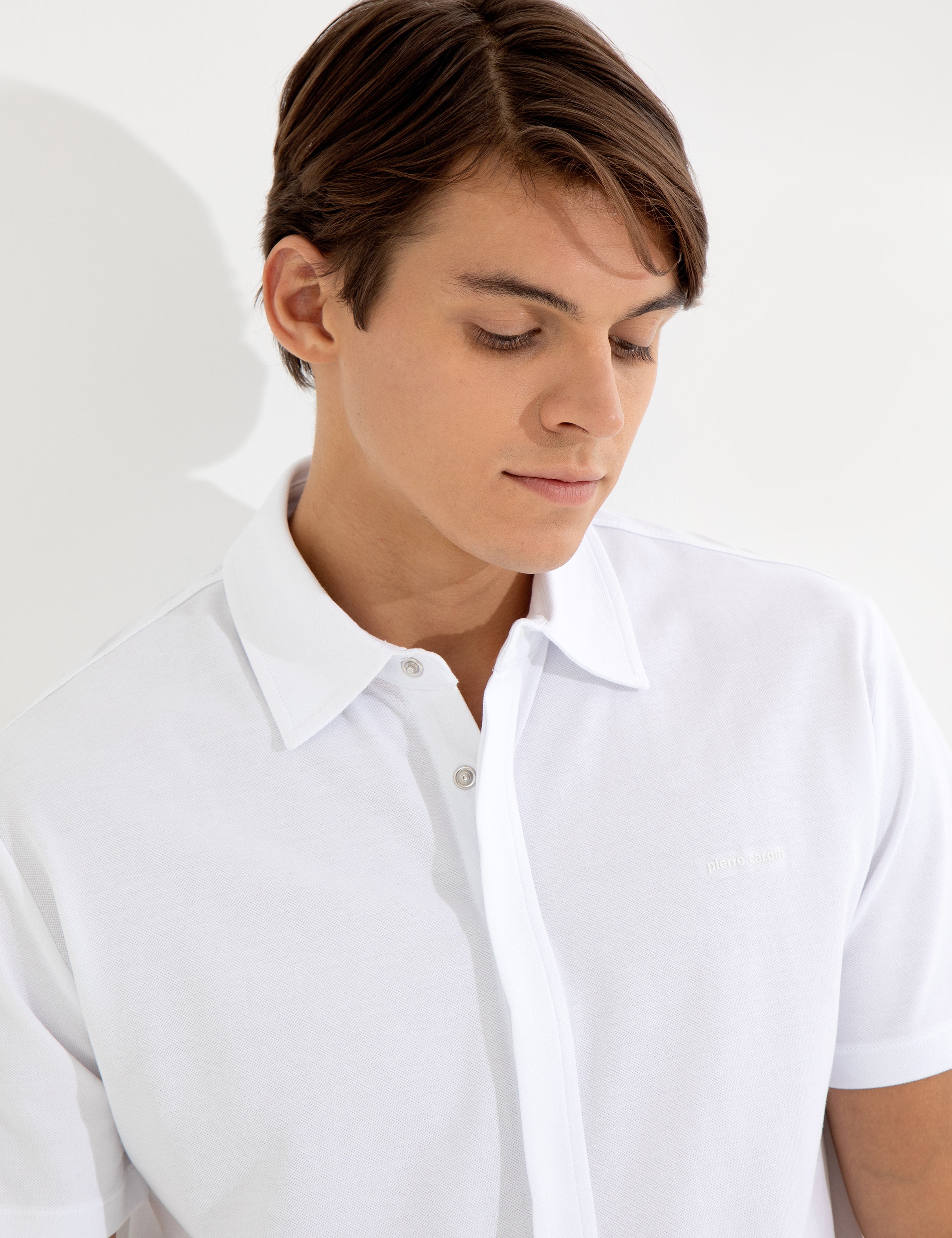Beyaz Slim Fit Gömlek Yaka Tişört