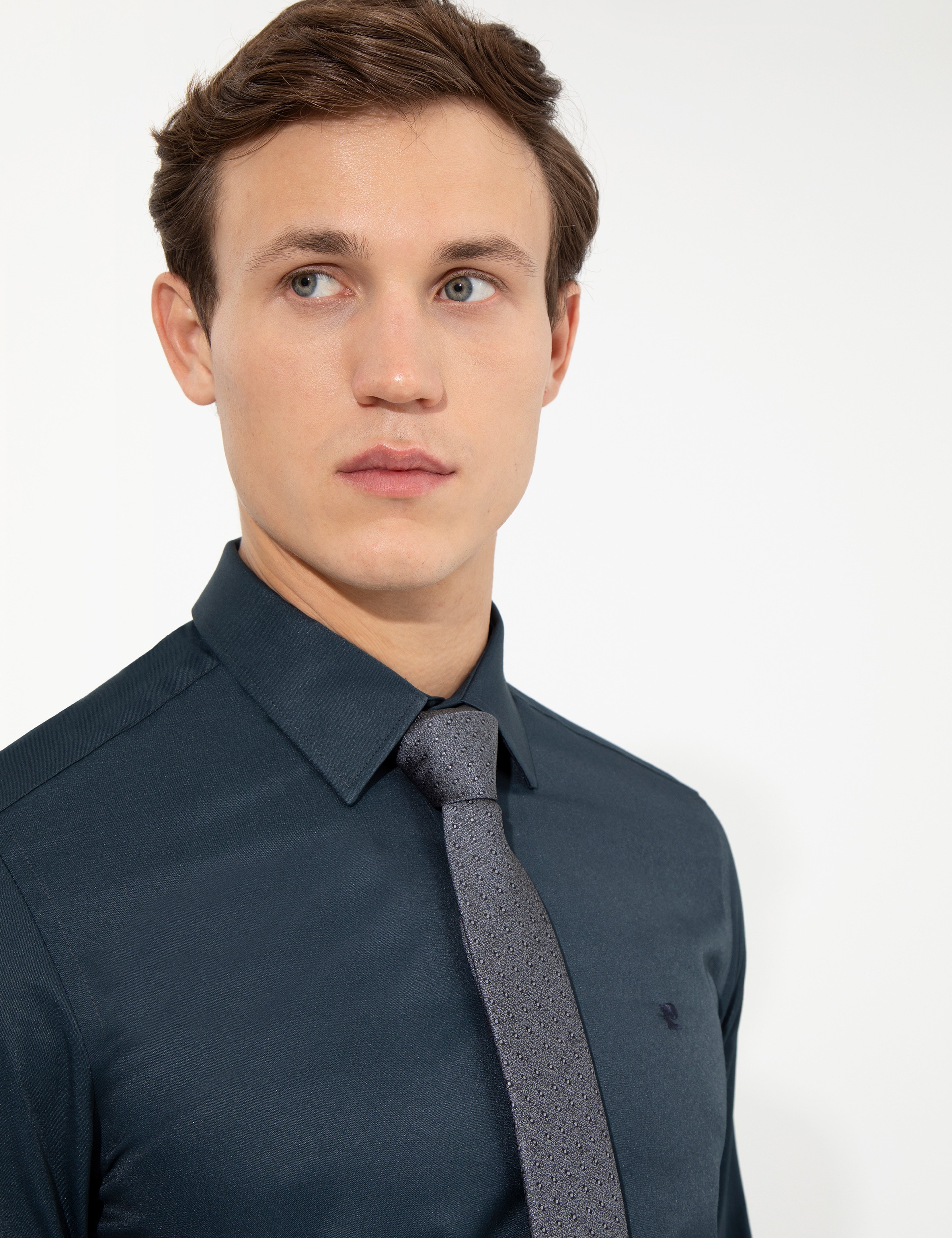 Lacivert Slim Fit Uzun Kollu Klasik Gömlek - Image 2