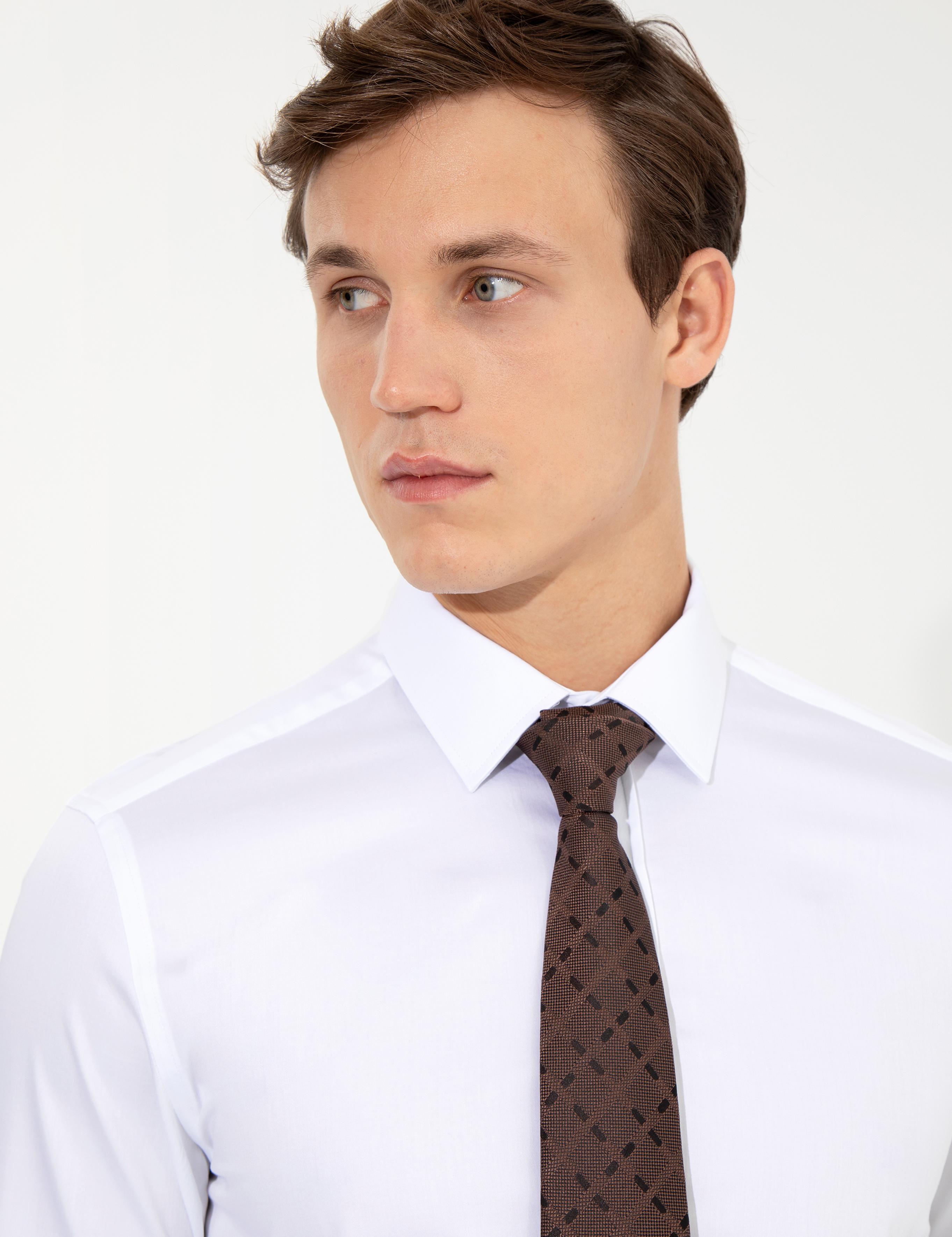 Beyaz Slim Fit Uzun Kollu Klasik Gömlek