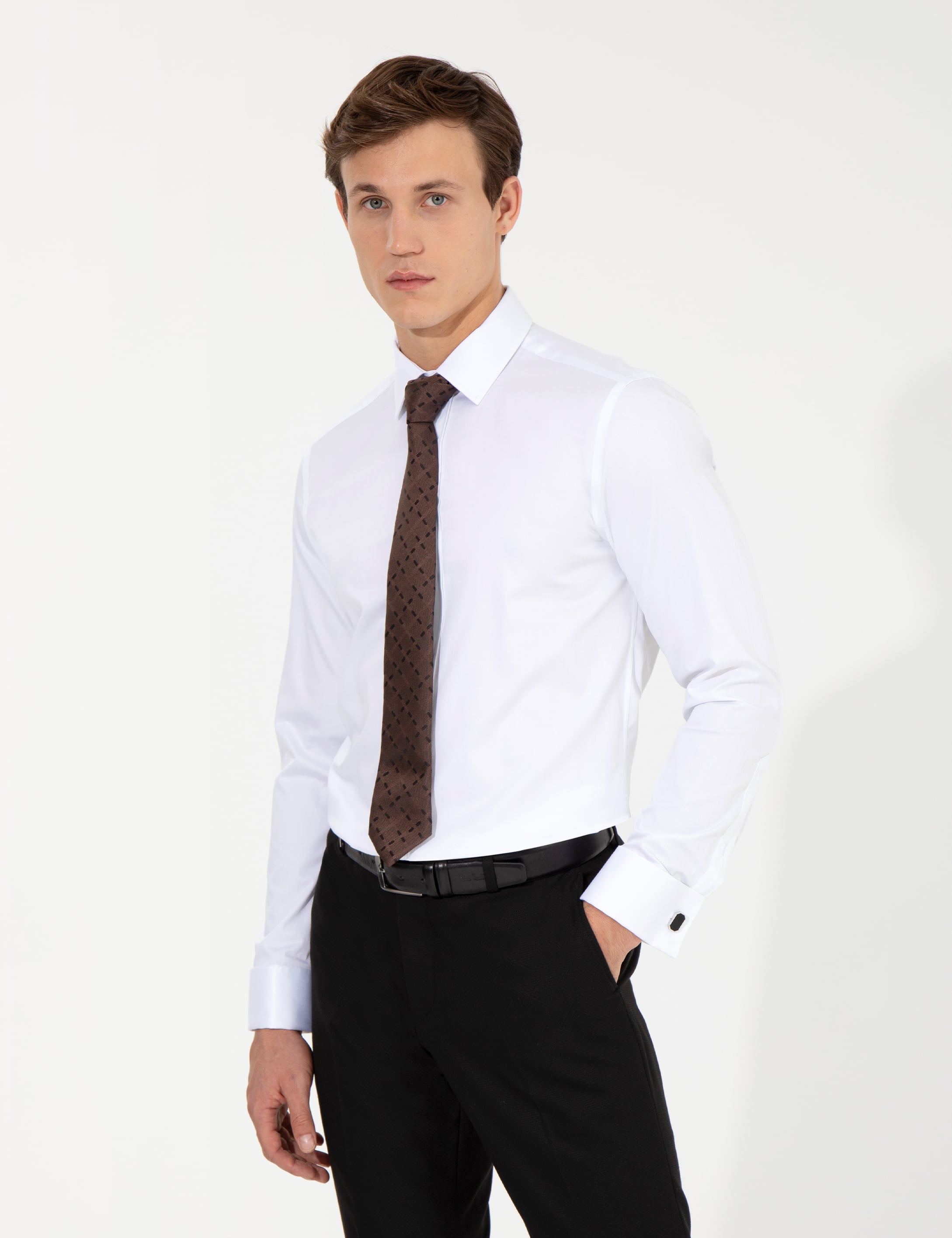 Beyaz Slim Fit Uzun Kollu Klasik Gömlek - Image 1