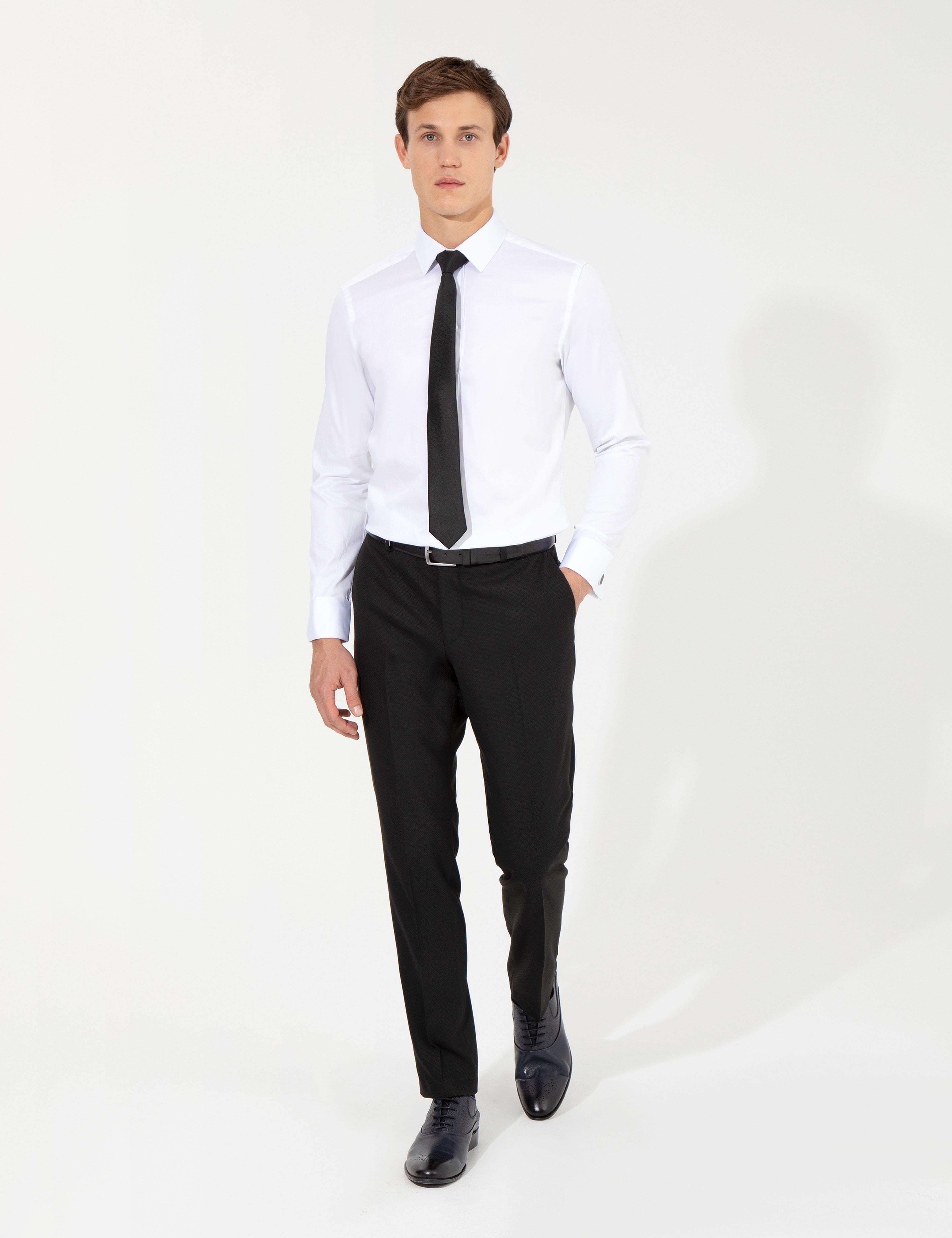 Beyaz Slim Fit Uzun Kollu Klasik Gömlek - Image 4