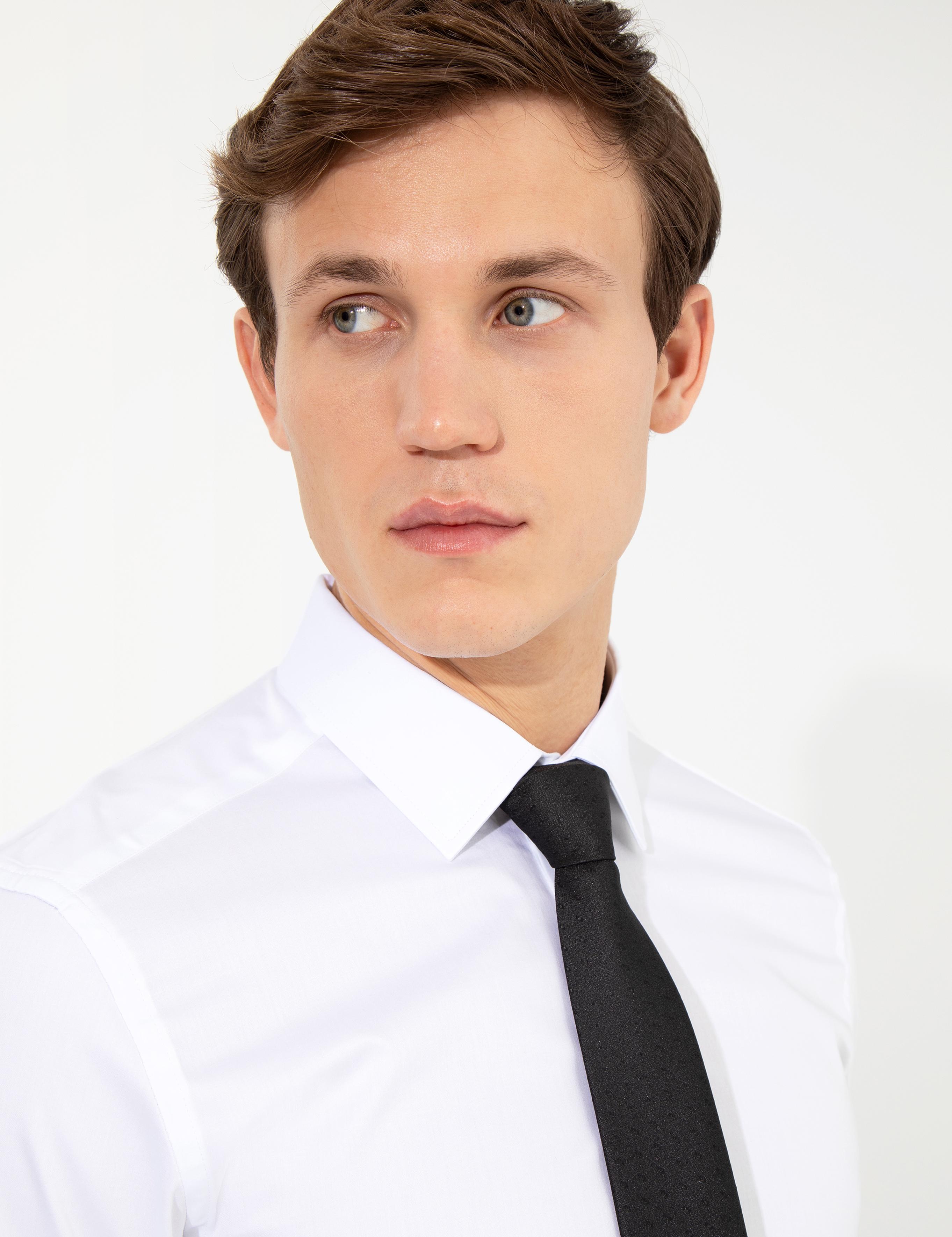 Beyaz Slim Fit Uzun Kollu Klasik Gömlek