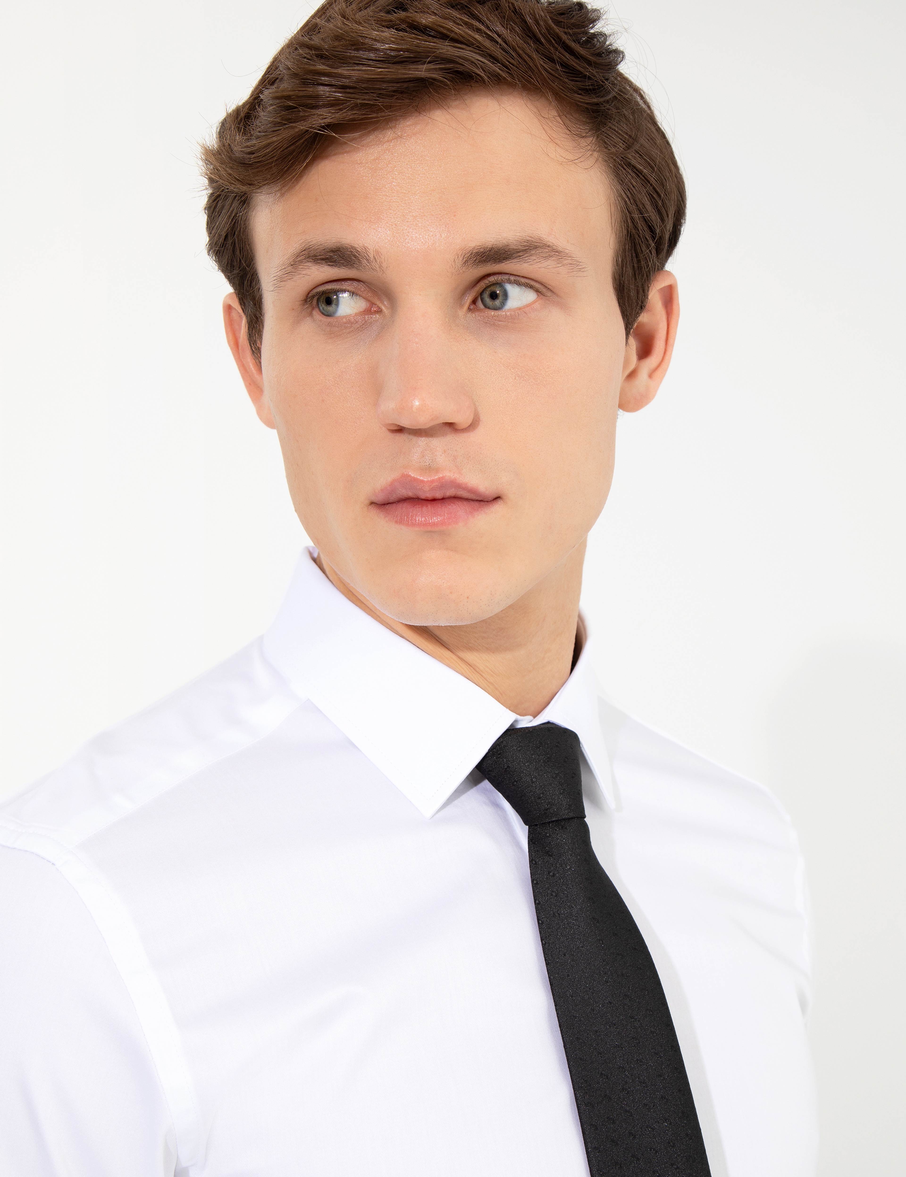 Beyaz Slim Fit Uzun Kollu Klasik Gömlek - Image 2
