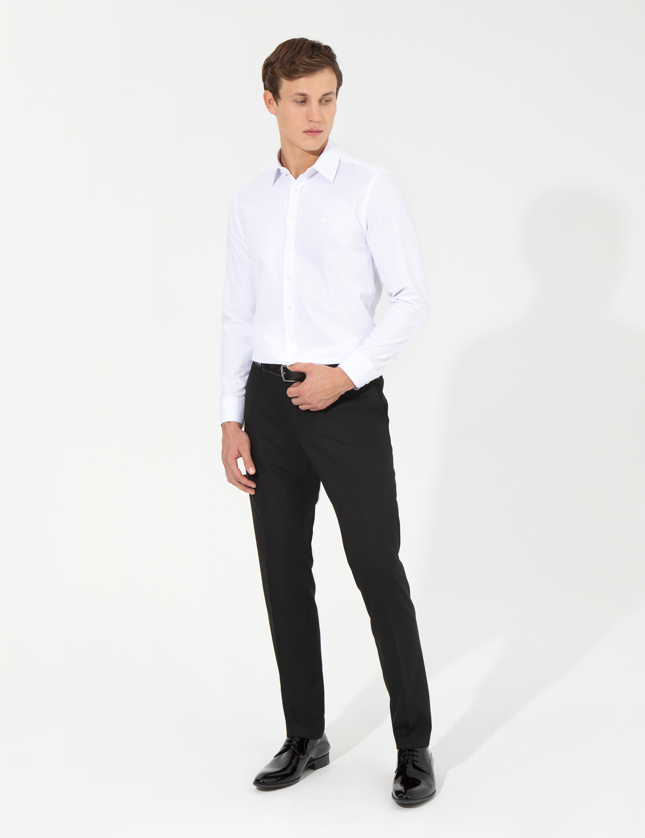 Beyaz Slim Fit Armürlü Klasik Gömlek - Image 4