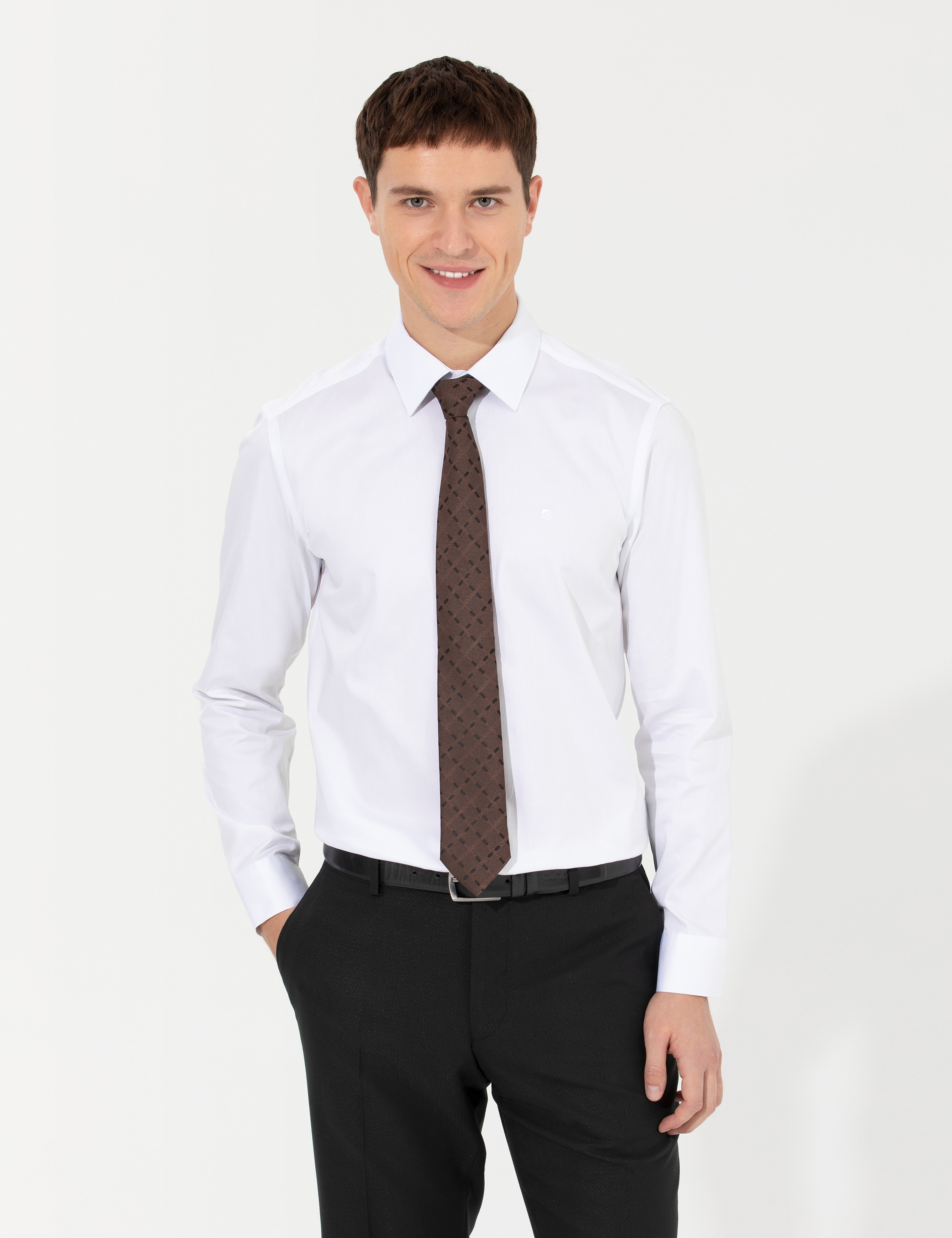 Beyaz Slim Fit Uzun Kollu Klasik Gömlek