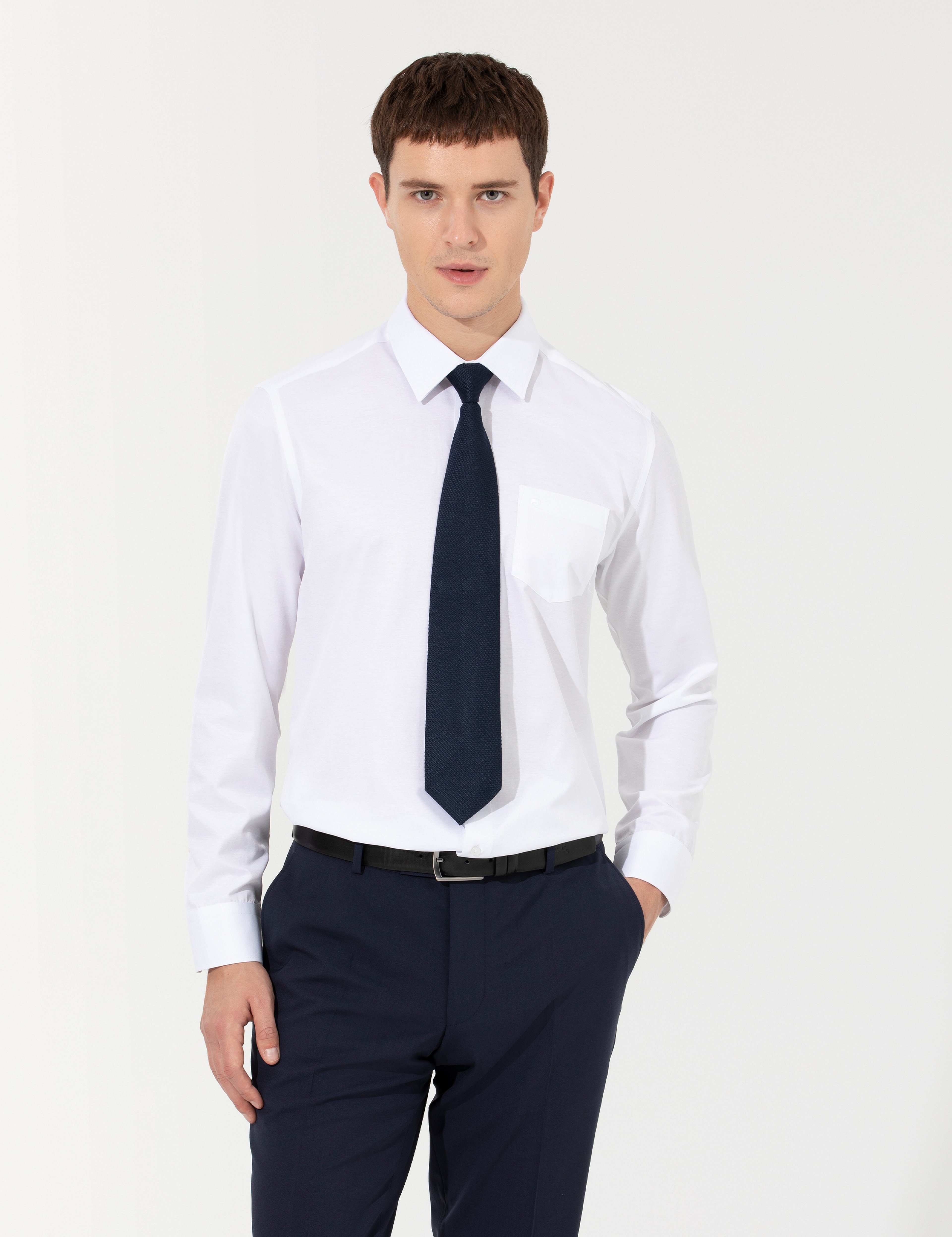 Beyaz Regular Fit Uzun Kollu Basic Gömlek - Image 1