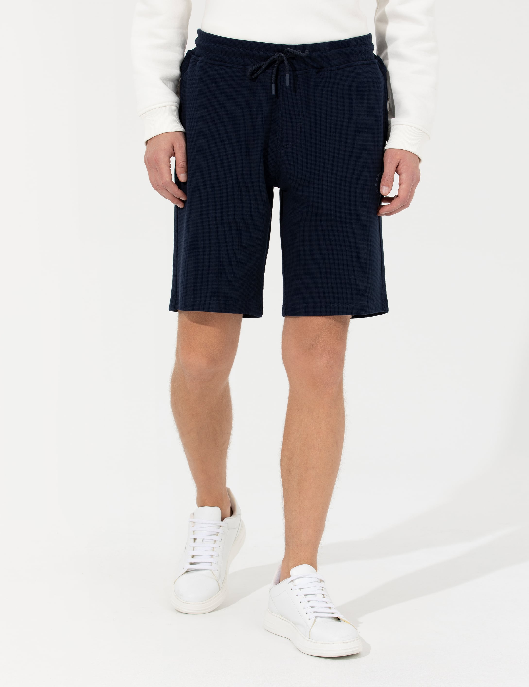 Lacivert Slim Fit Örme Şort - Image 2