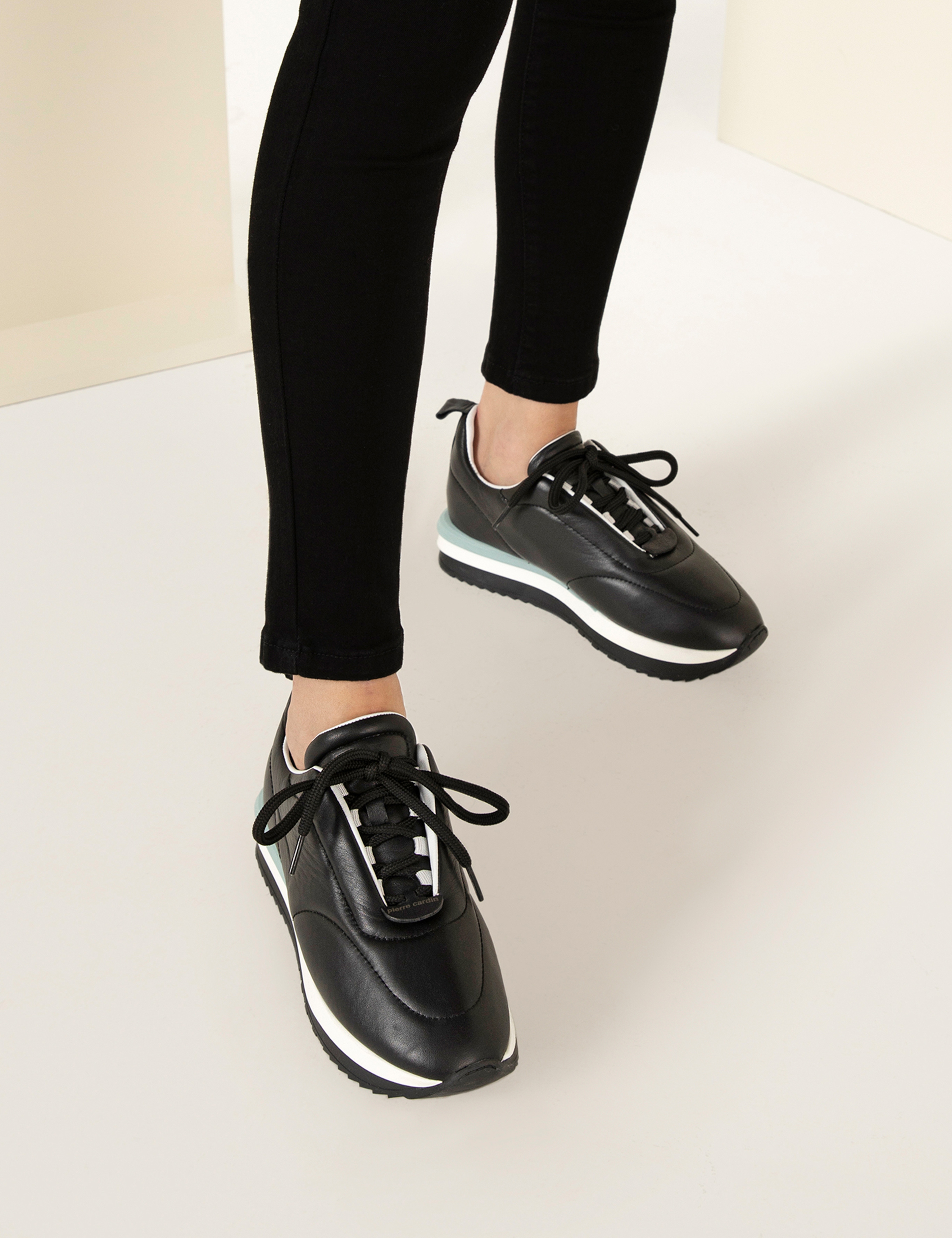 Siyah Deri Sneaker