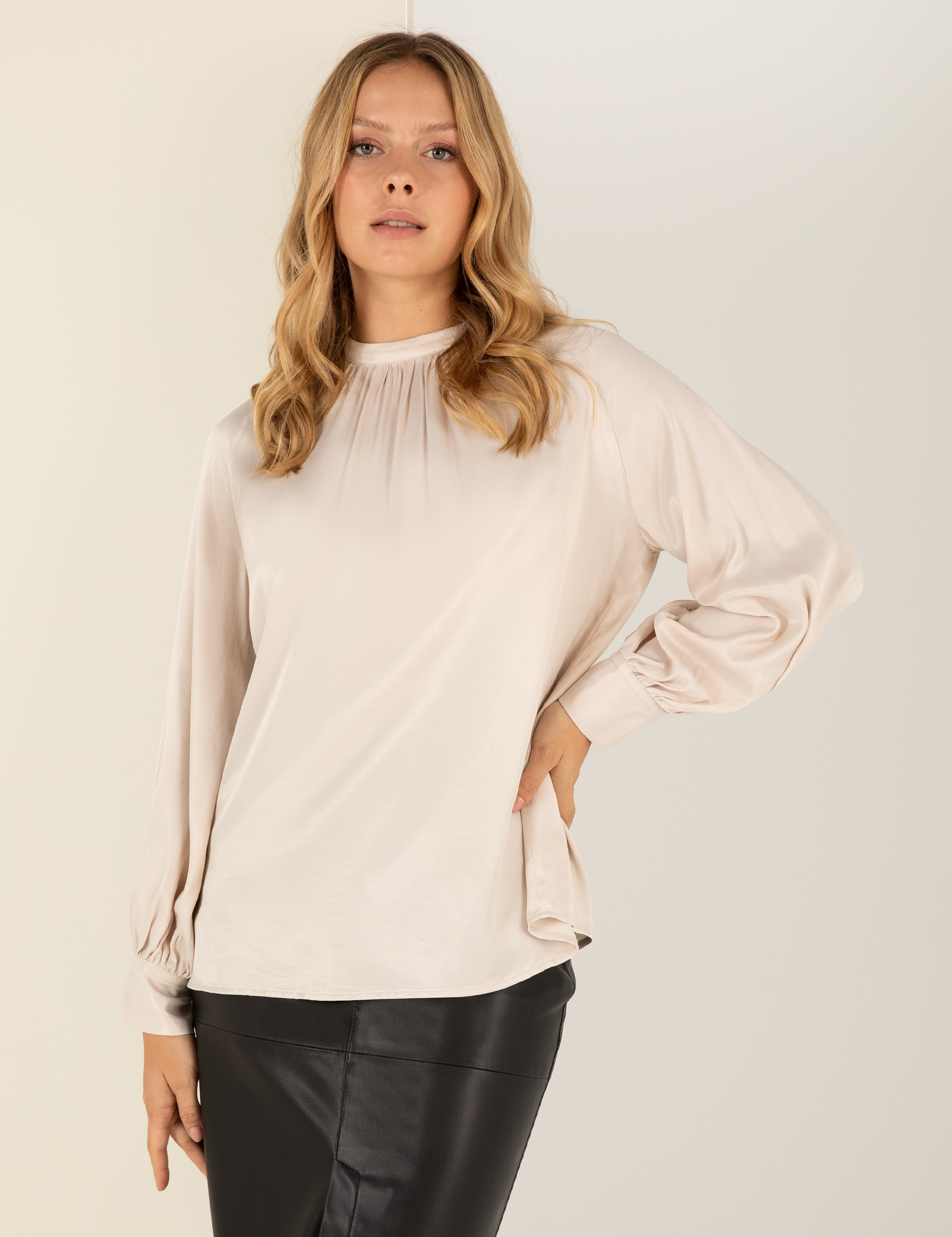 Krem Comfort Fit Bluz - Image 4