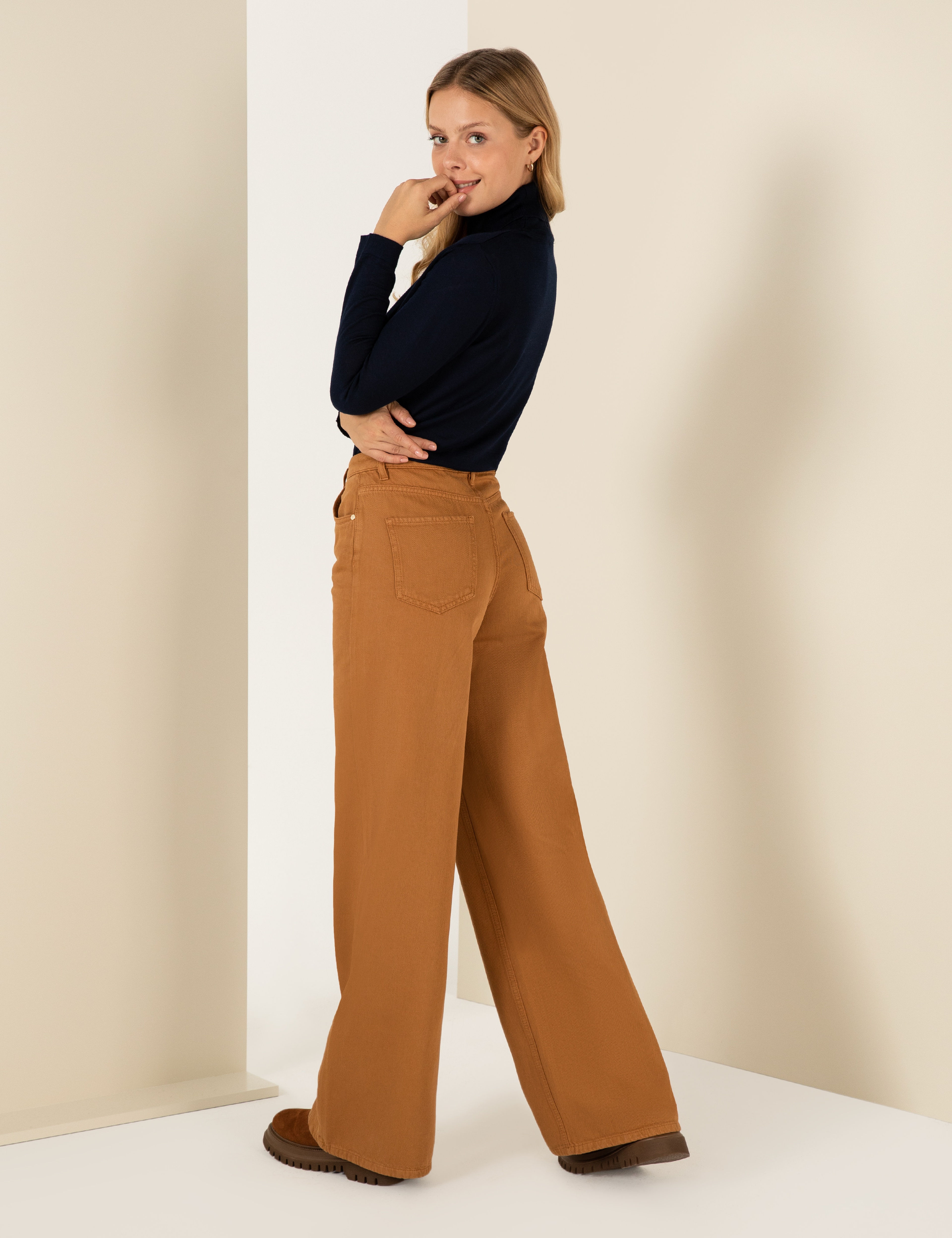 Camel Straight Fit Spor Pantolon - Image 4