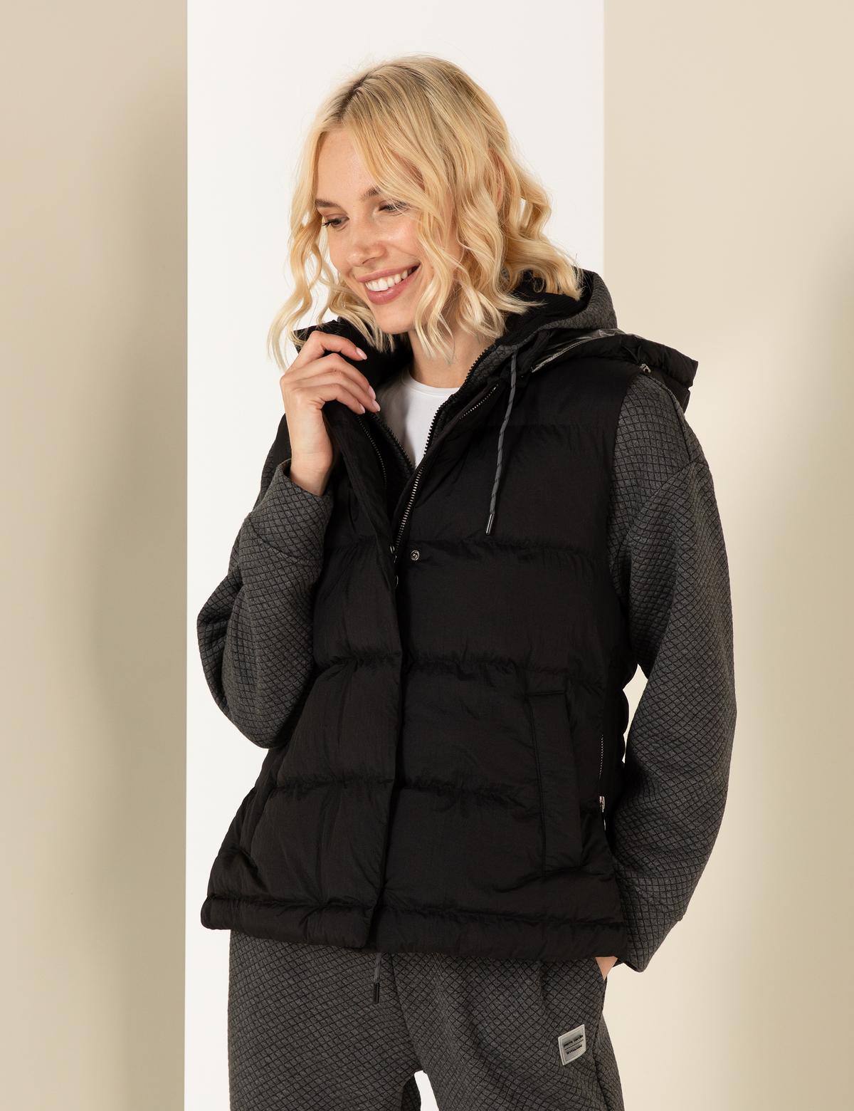 Siyah Comfort Fit Yelek