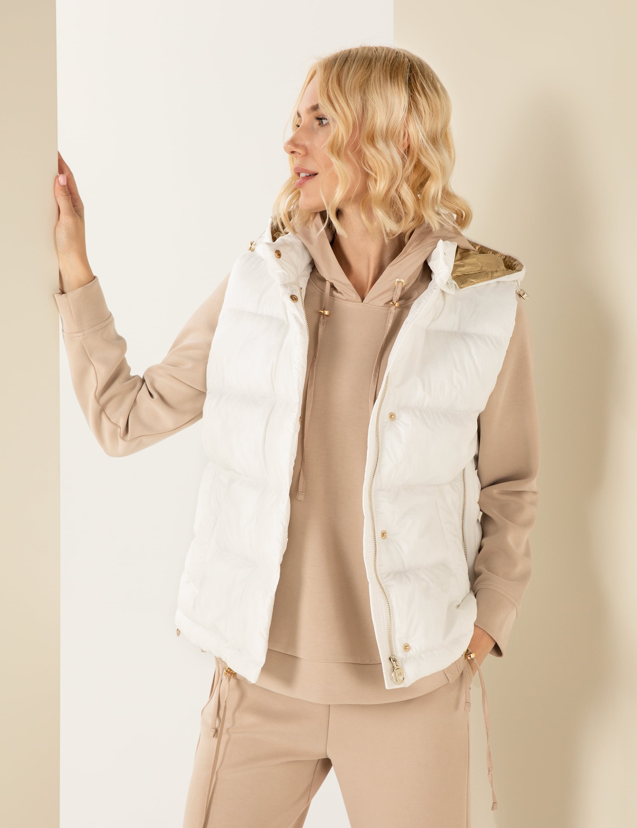 Beyaz Comfort Fit Yelek - Image 4
