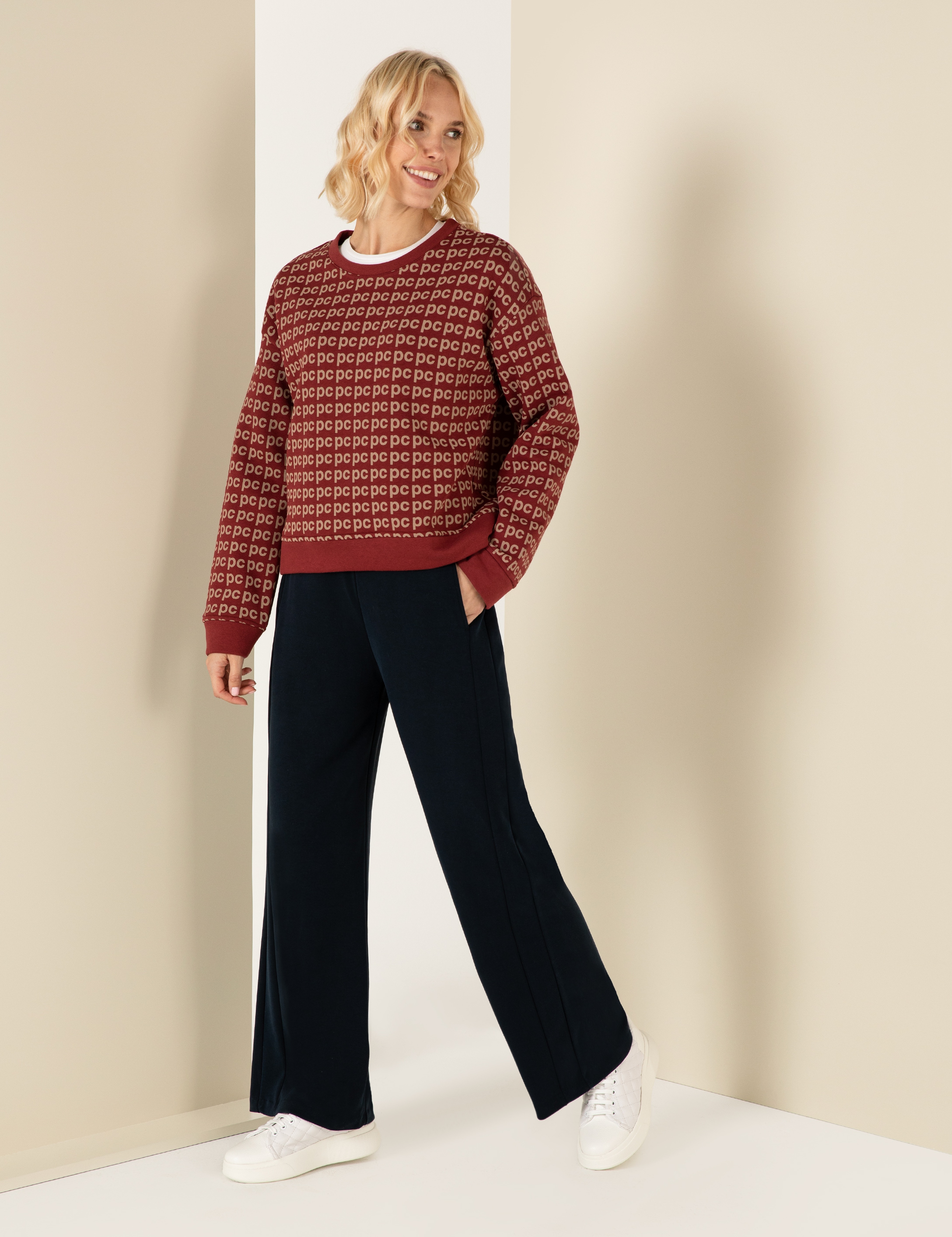 Bordo Crop Top Sweatshirt - Image 1