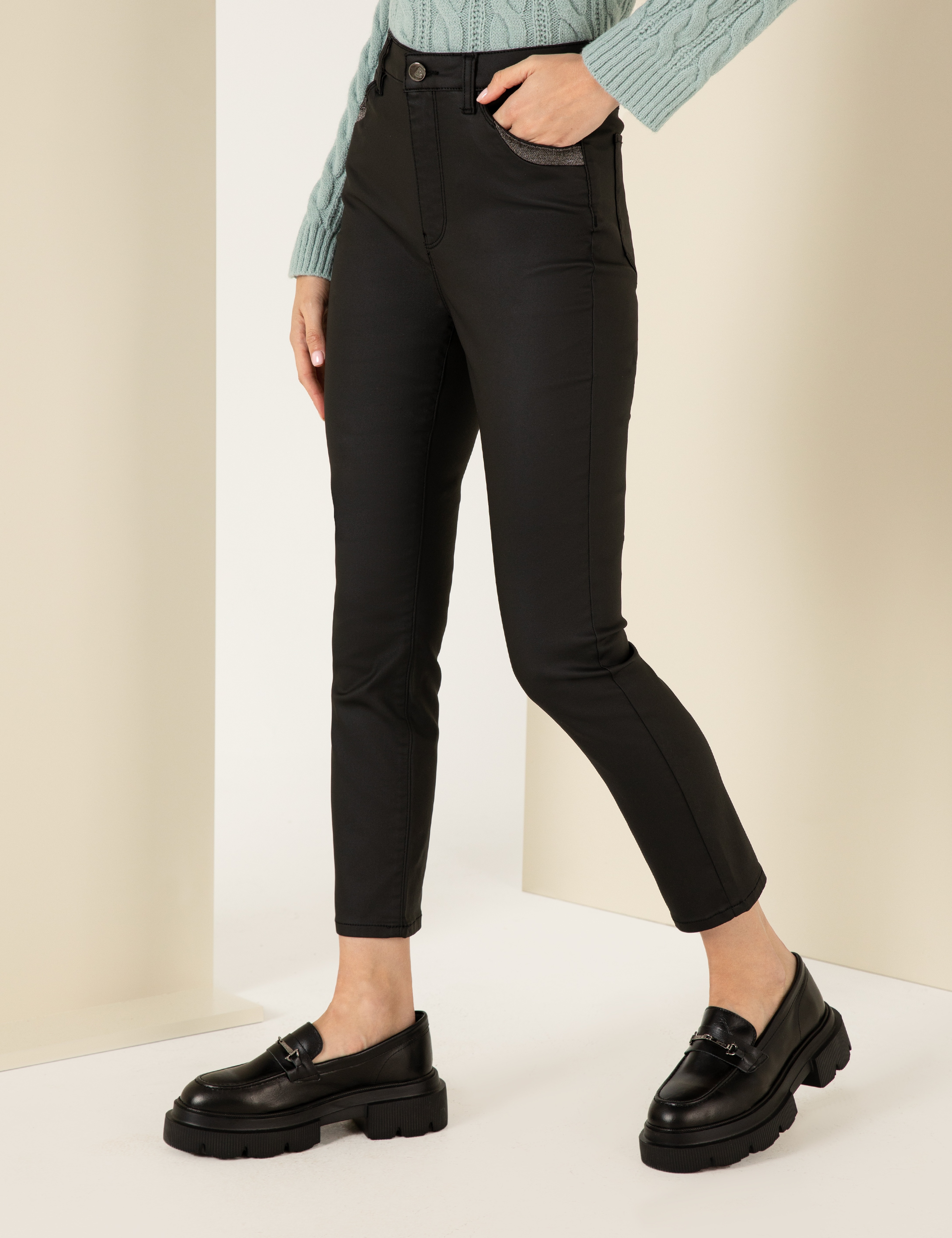 Siyah Cep Detaylı Slim Fit Spor Pantolon - Image 2