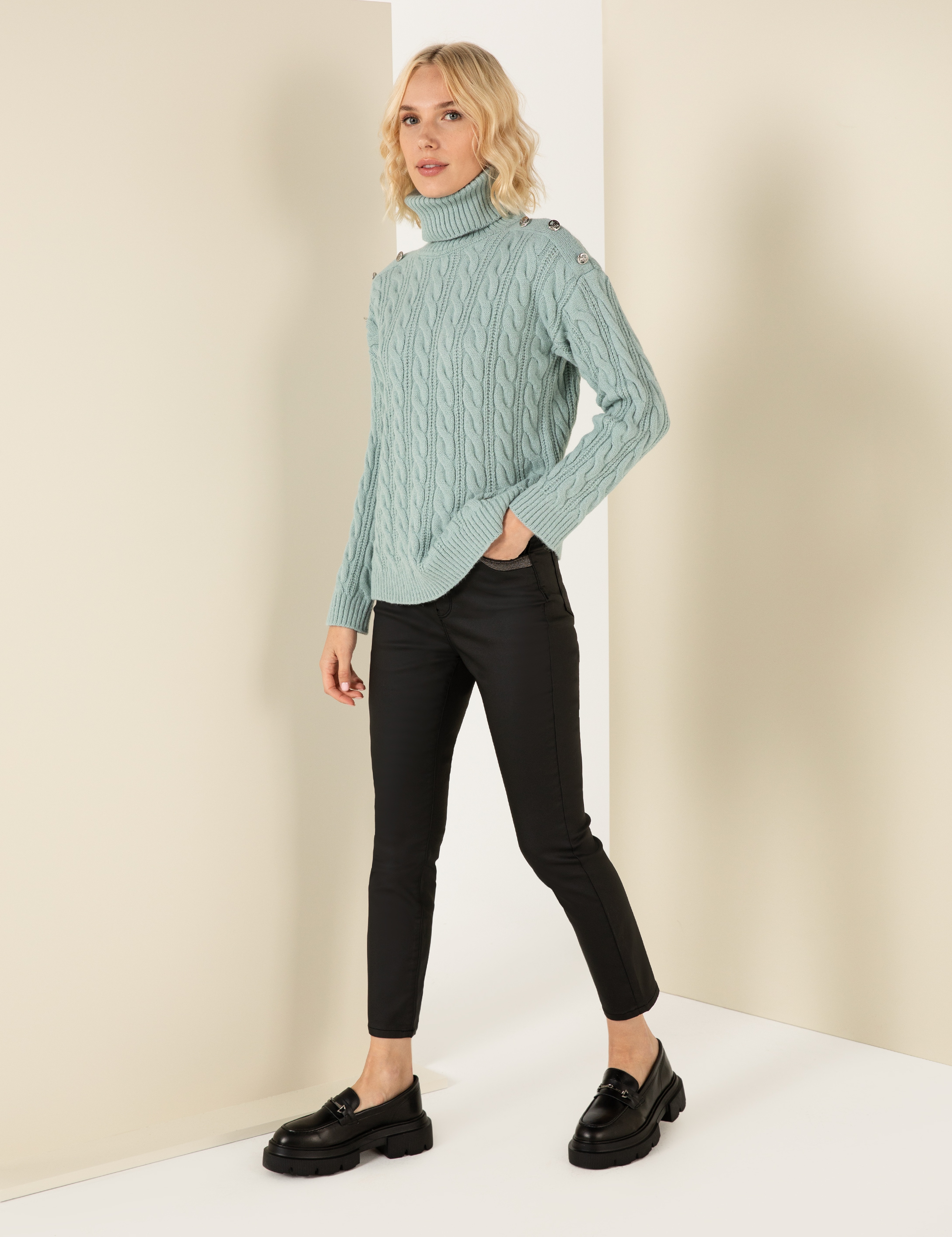 Siyah Cep Detaylı Slim Fit Spor Pantolon - Image 3