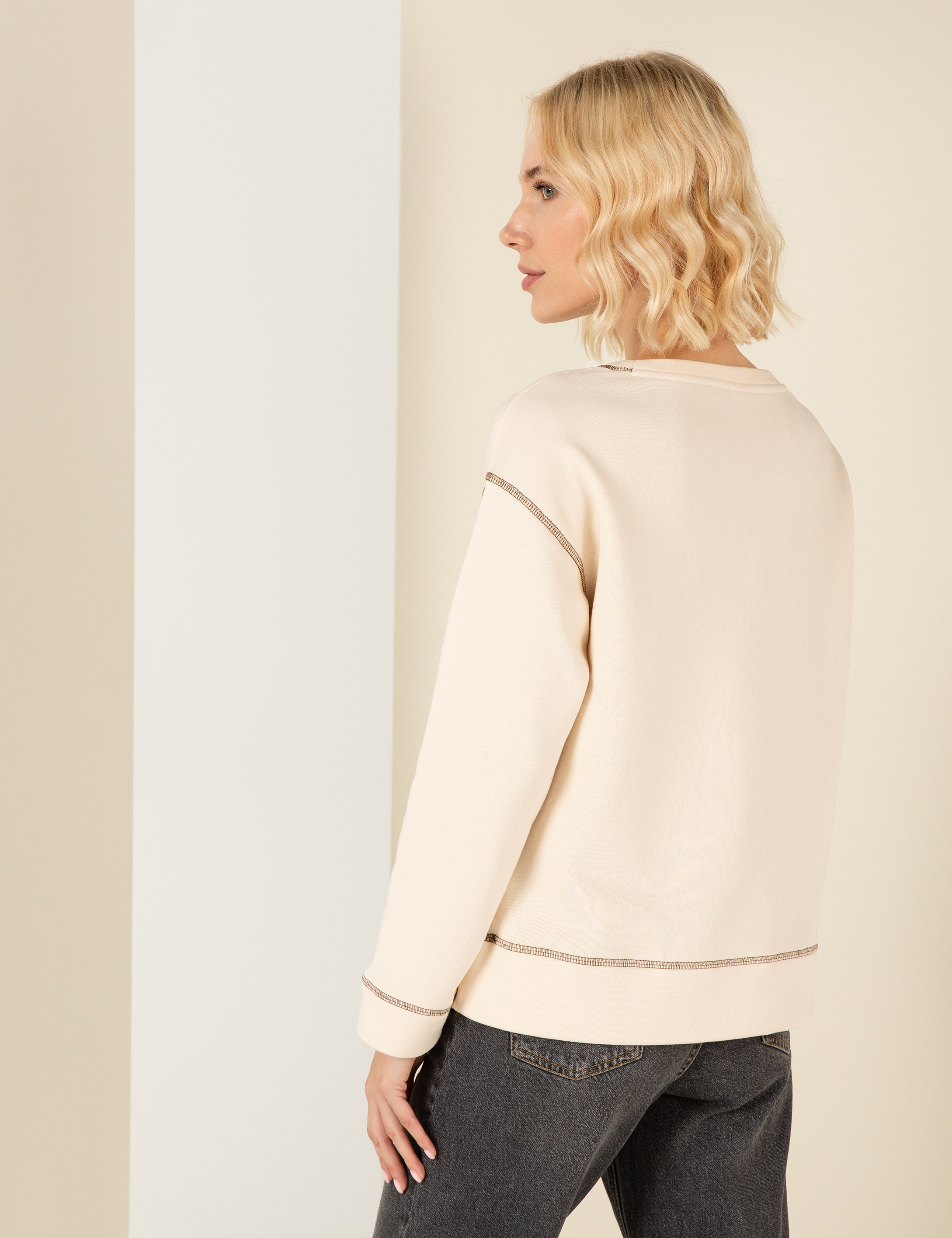 Krem Comfort Fit Sweatshirt - Image 5