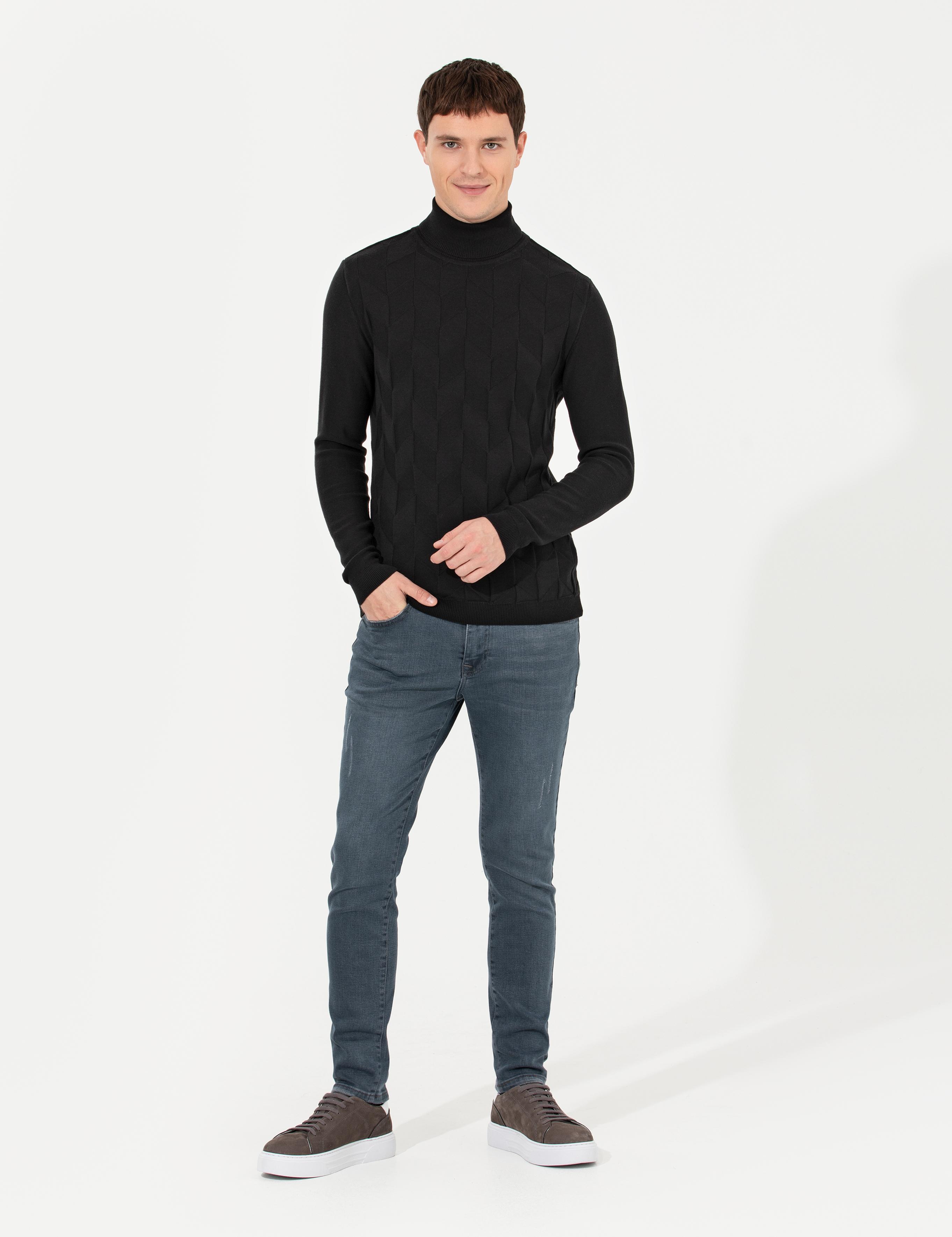 Siyah Slim Fit Balıkçı Yaka Triko Kazak
