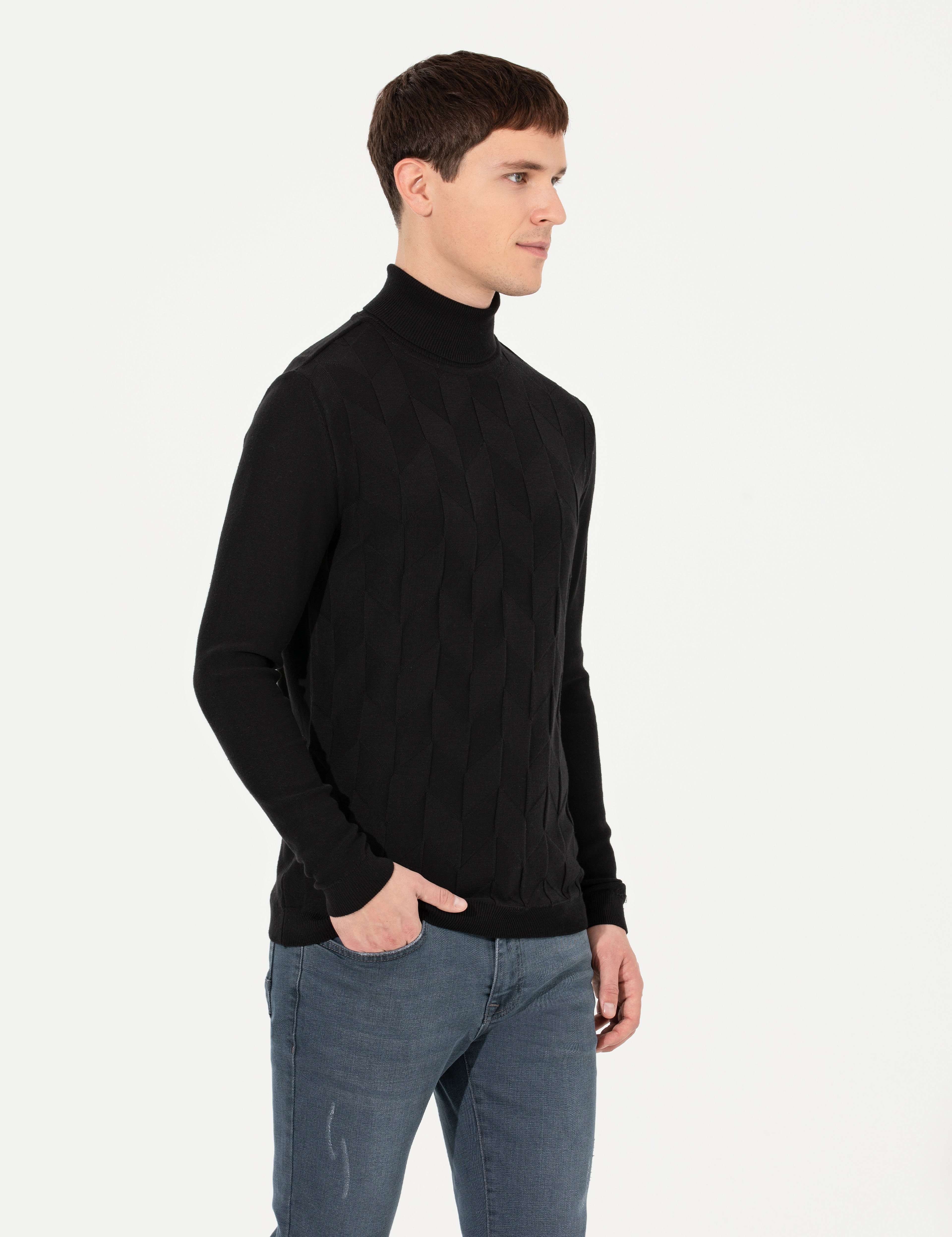 Siyah Slim Fit Balıkçı Yaka Triko Kazak - Image 1