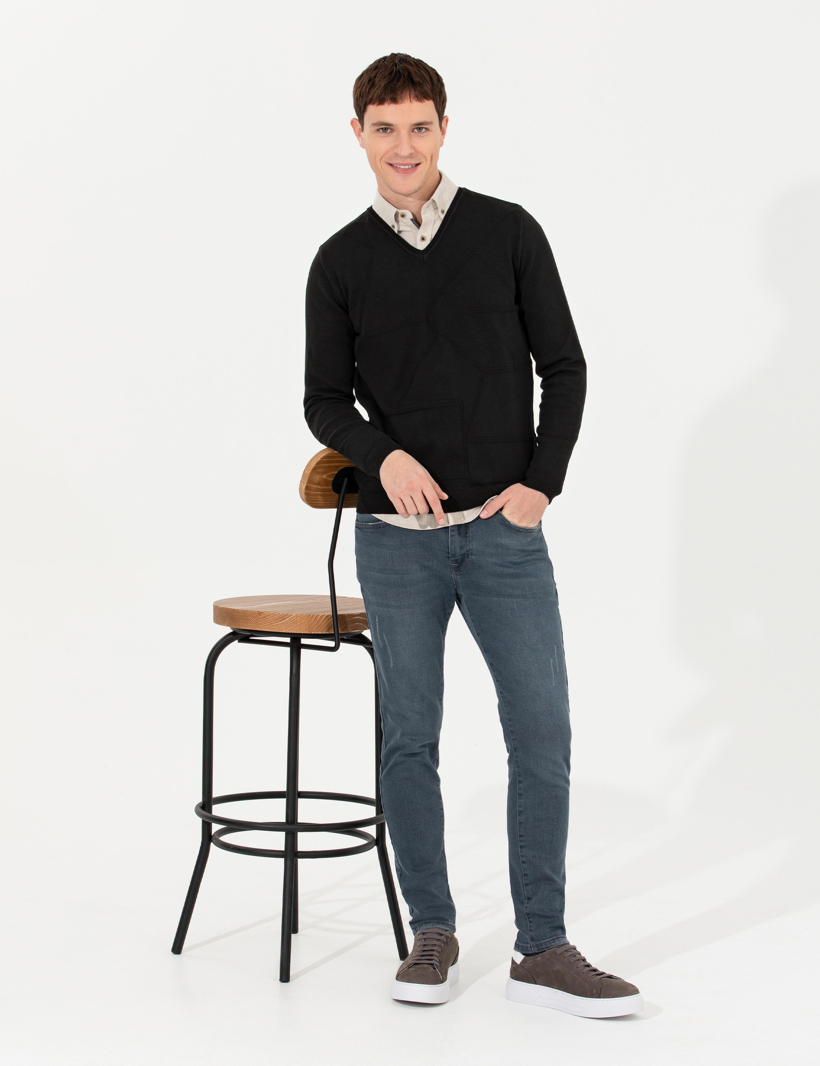 Siyah Slim Fit V Yaka Triko Kazak