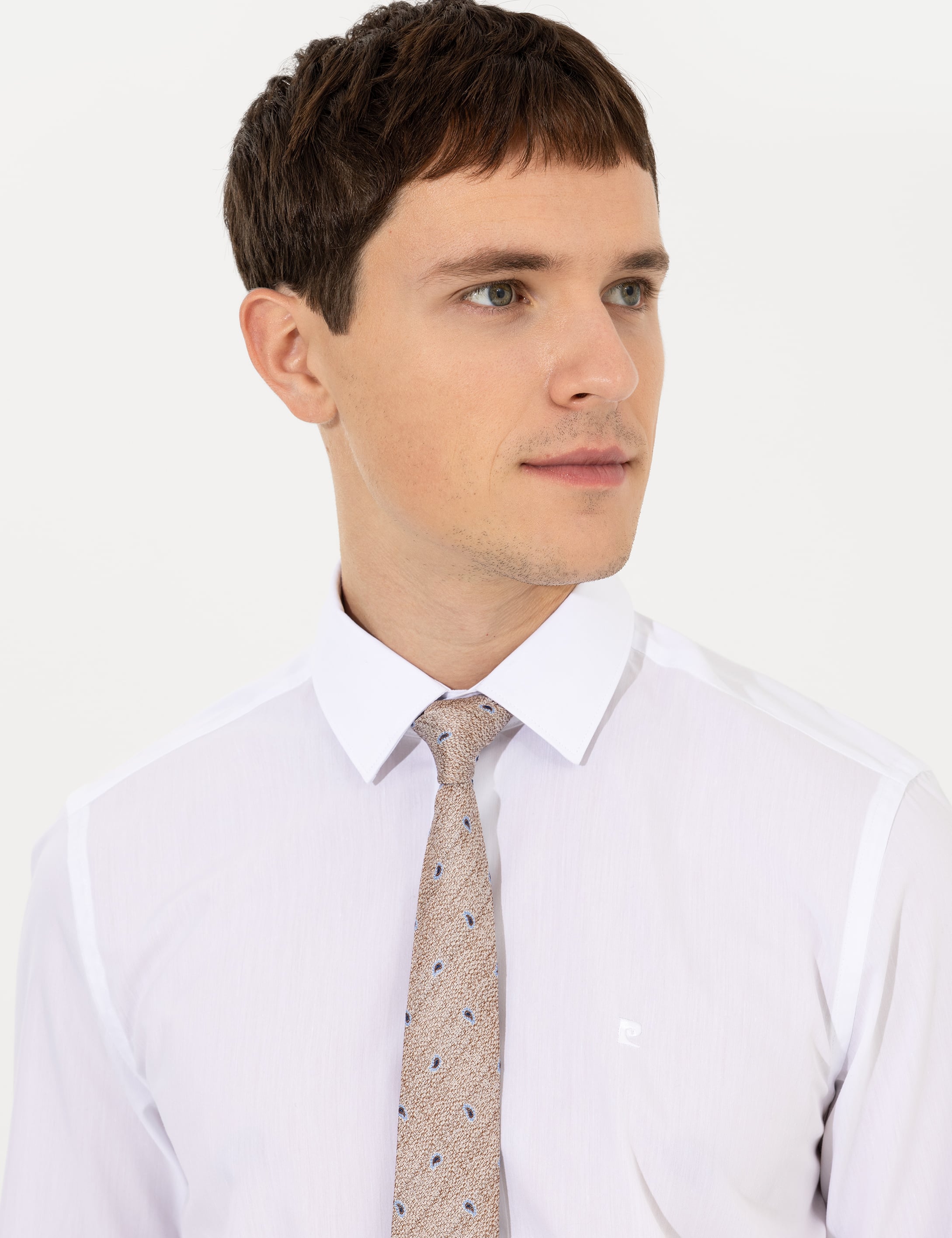 Beyaz Slim Fit Uzun Kollu Klasik Gömlek