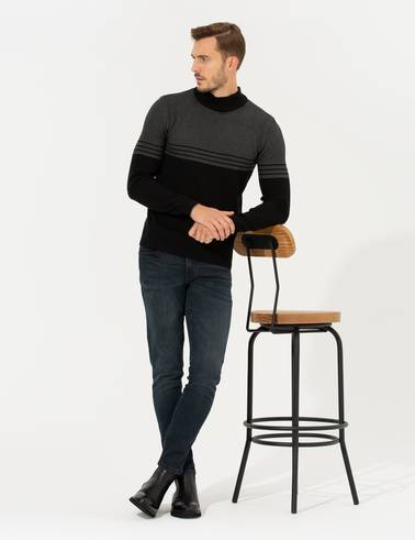 Siyah Slim Fit Yarım Balıkçı Yaka Triko Kazak