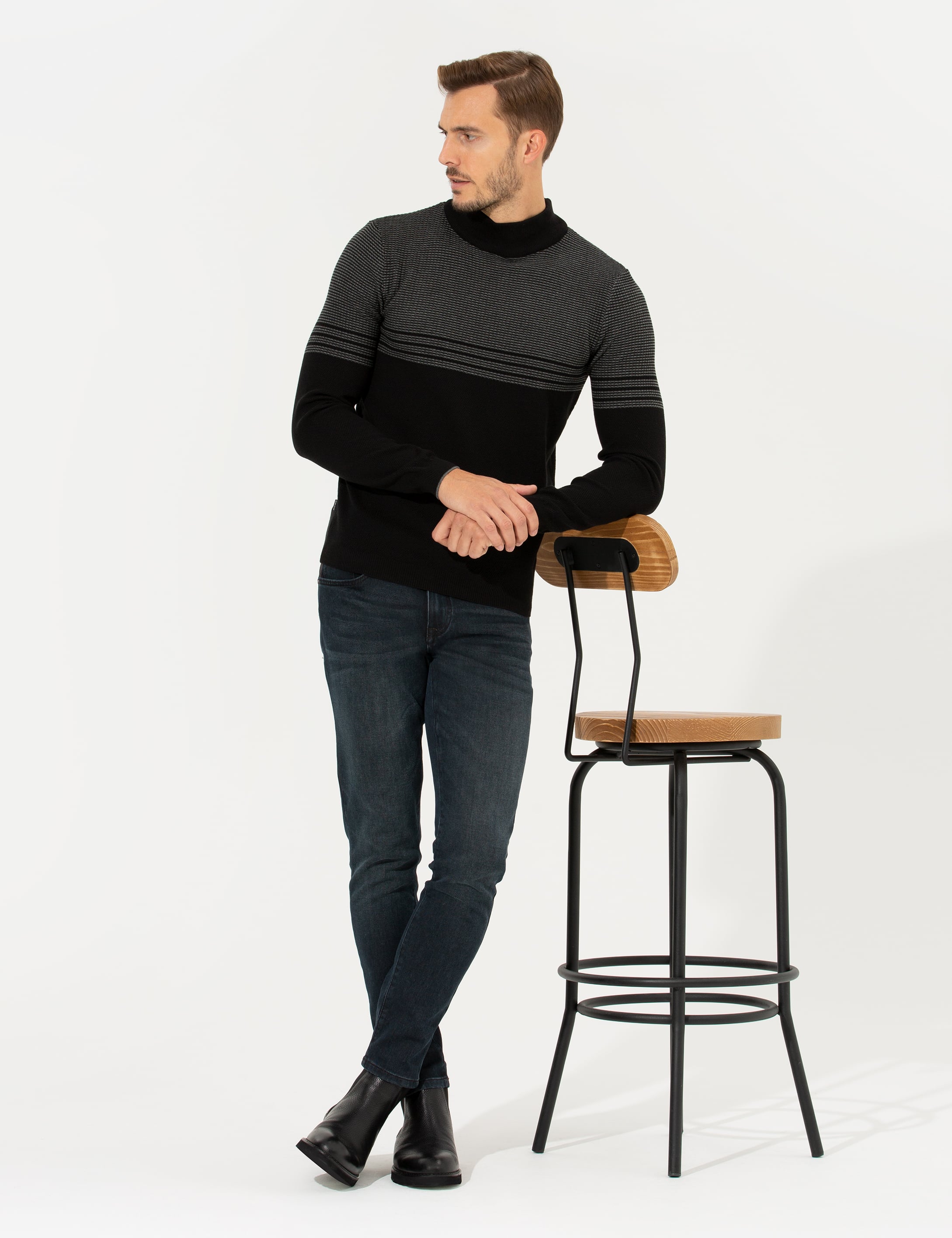Siyah Slim Fit Yarım Balıkçı Yaka Triko Kazak - Image 3