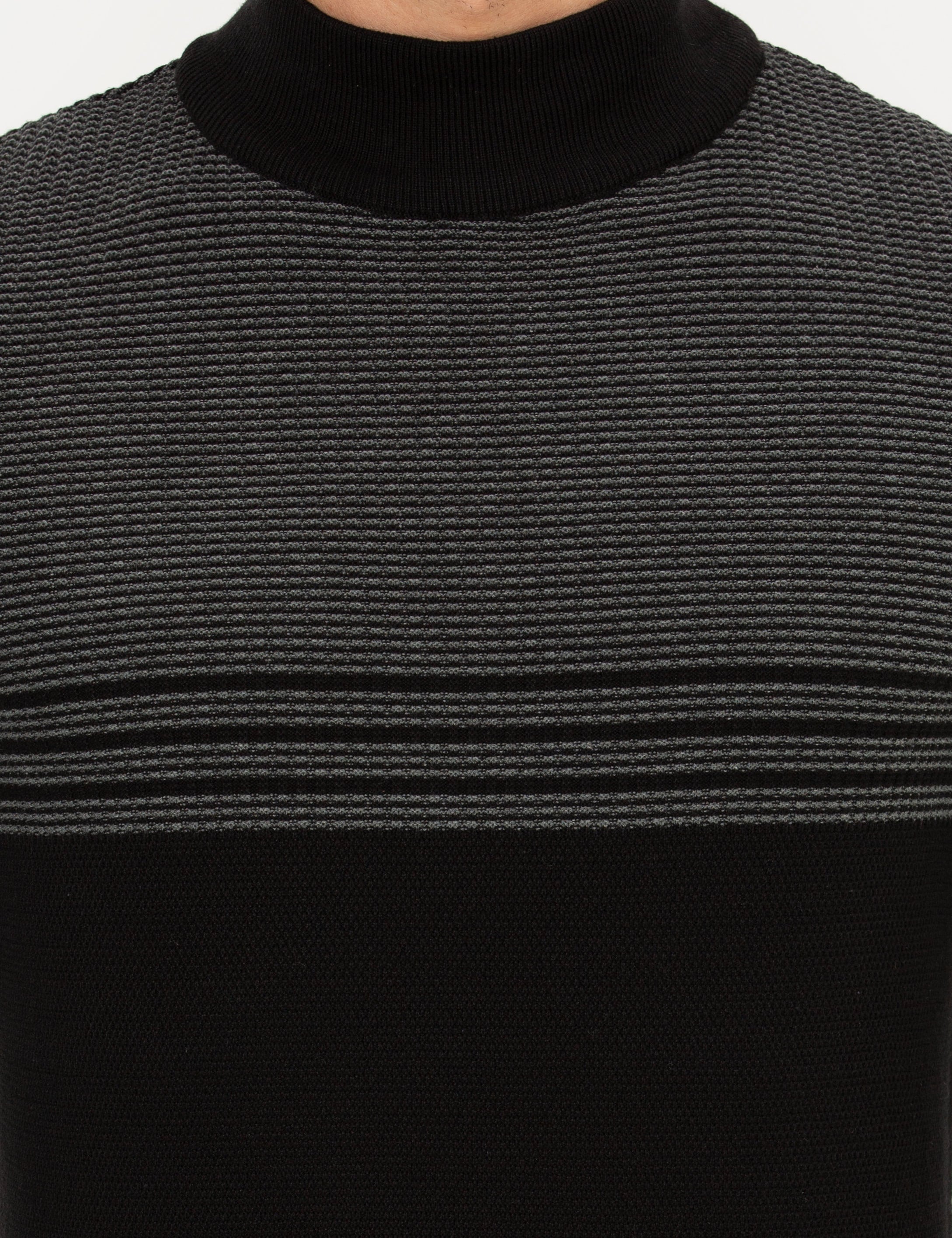 Siyah Slim Fit Yarım Balıkçı Yaka Triko Kazak