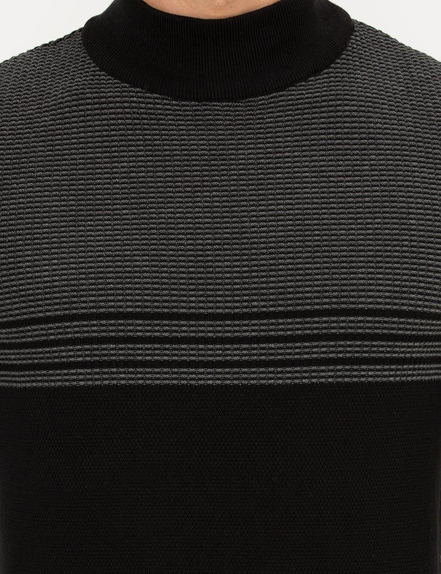 Siyah Slim Fit Yarım Balıkçı Yaka Triko Kazak