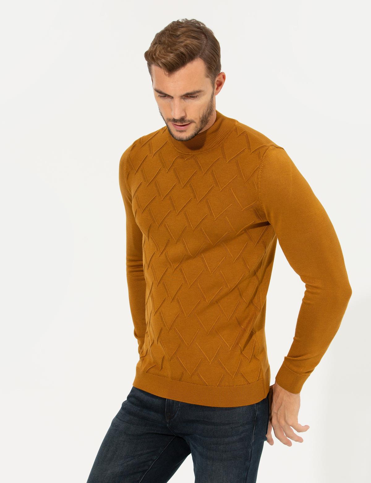 Kahverengi Slim Fit Balıkçı Yaka Triko Kazak