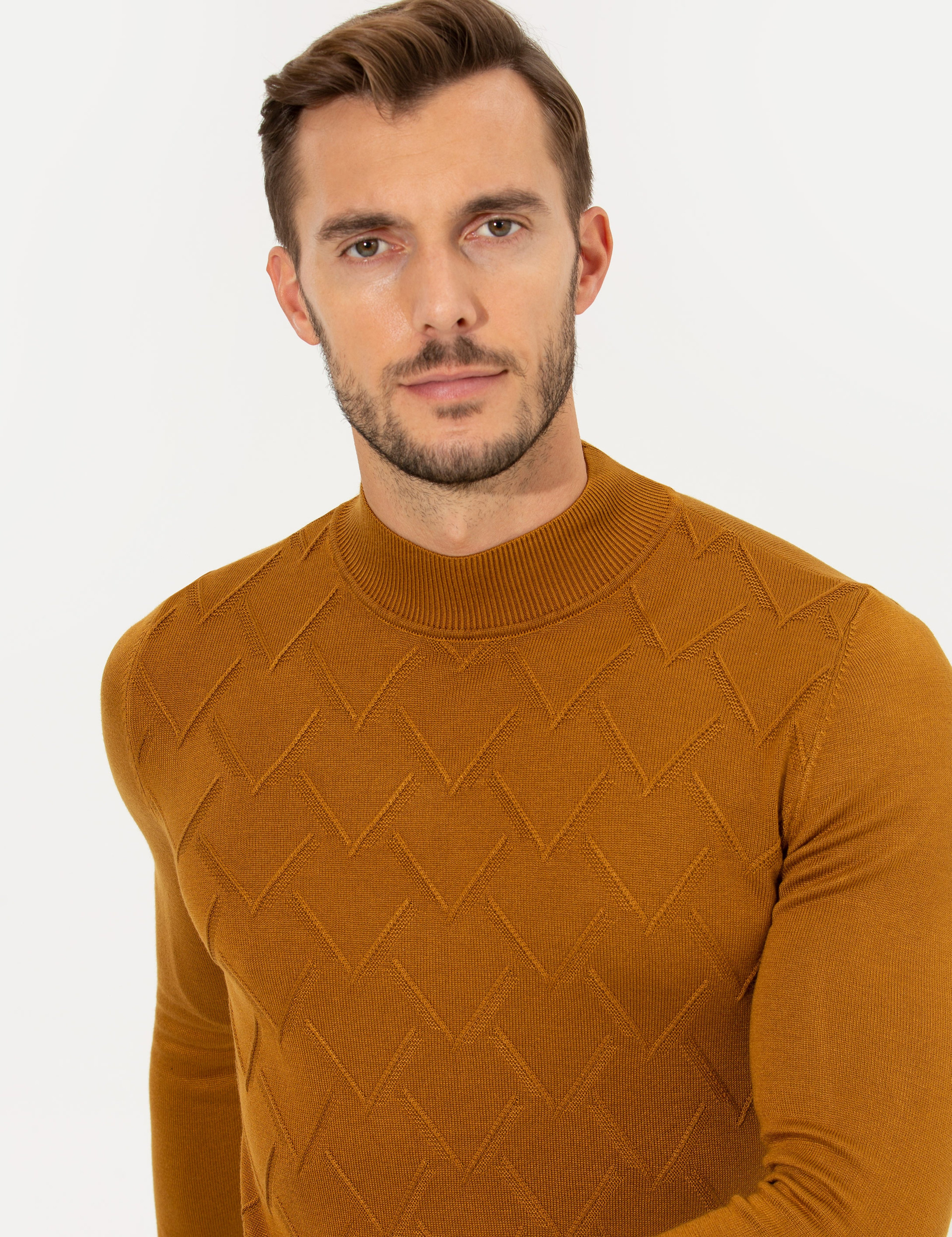 Kahverengi Slim Fit Balıkçı Yaka Triko Kazak - Image 3
