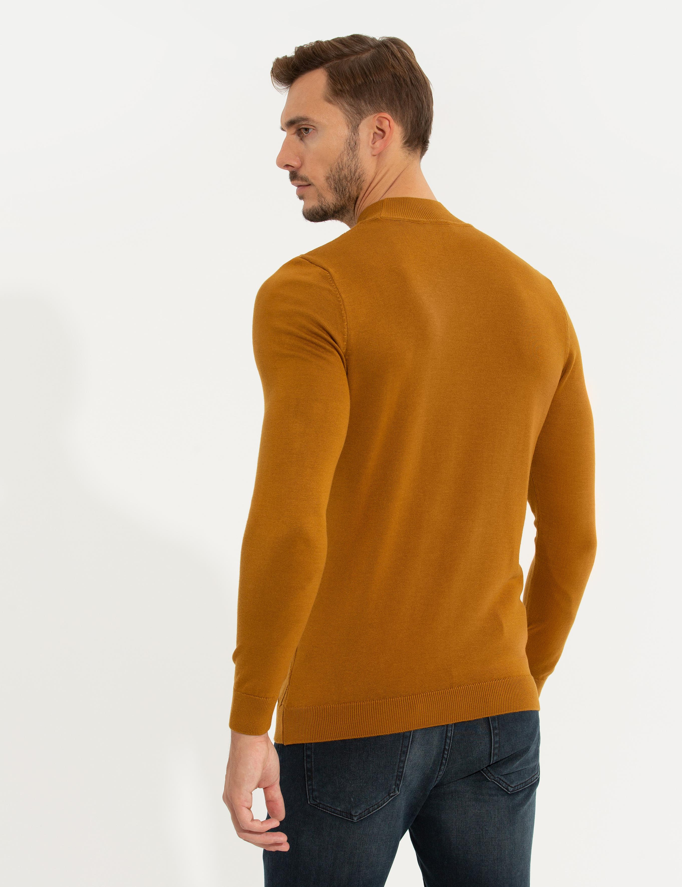 Kahverengi Slim Fit Balıkçı Yaka Triko Kazak