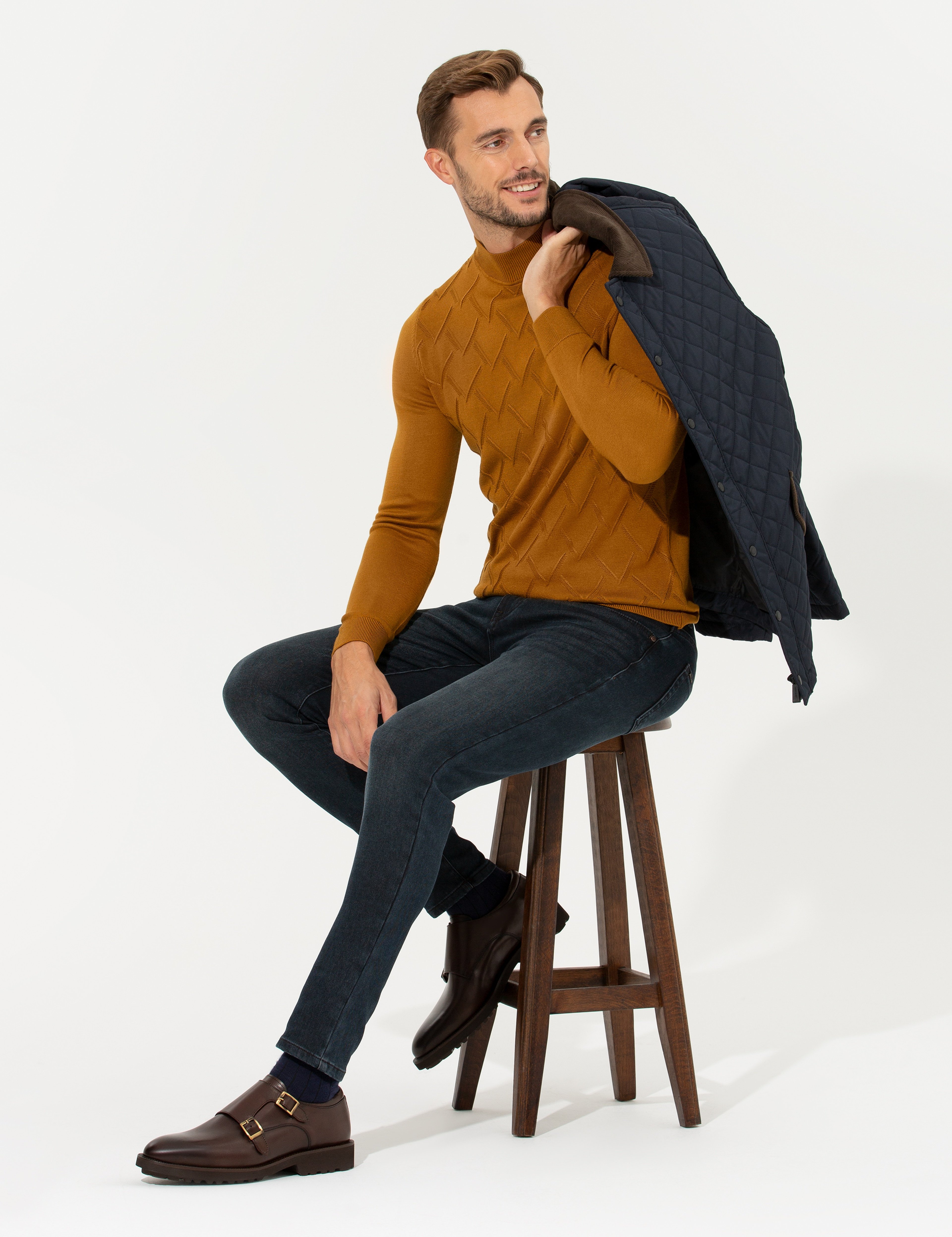 Kahverengi Slim Fit Balıkçı Yaka Triko Kazak - Image 2