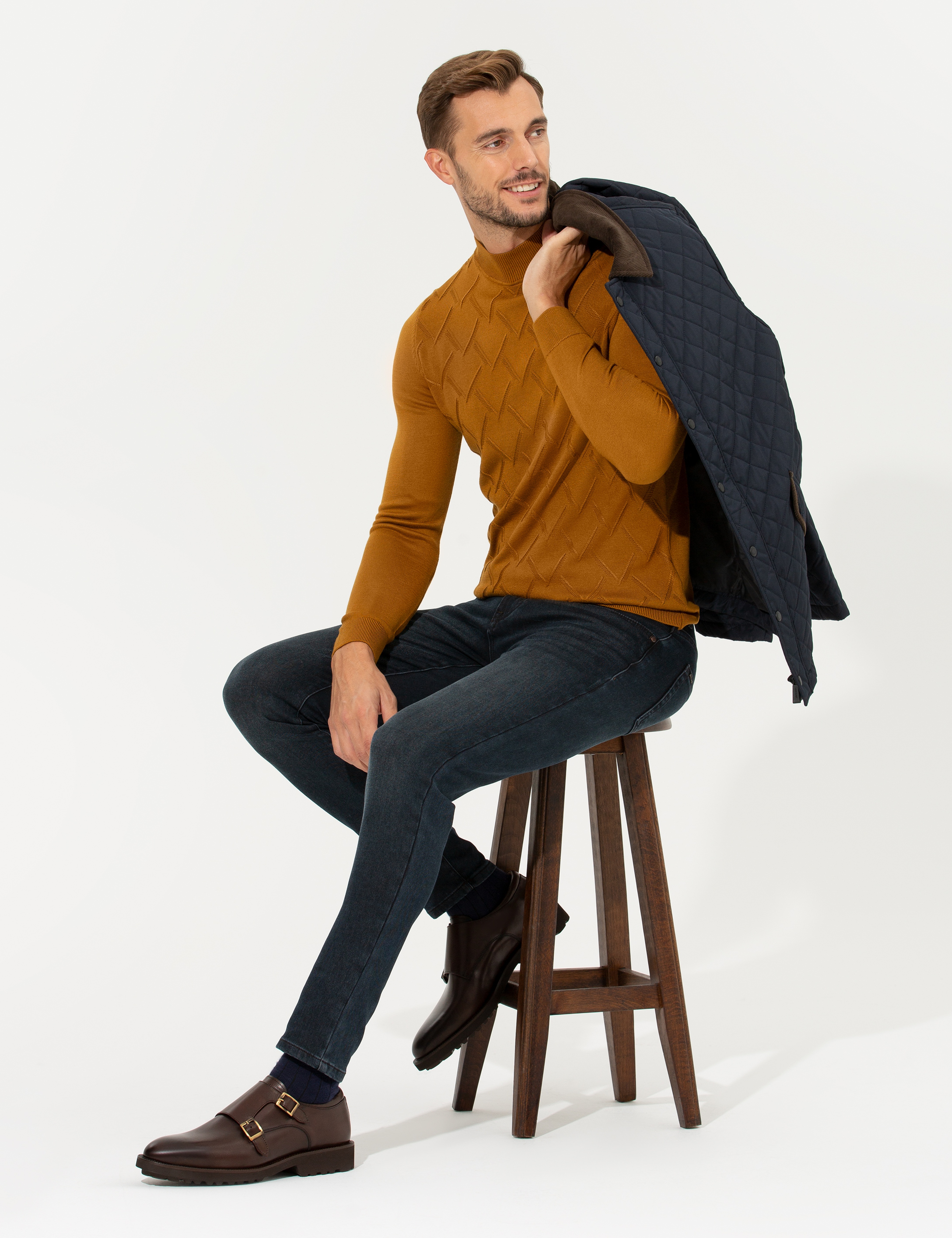 Kahverengi Slim Fit Balıkçı Yaka Triko Kazak